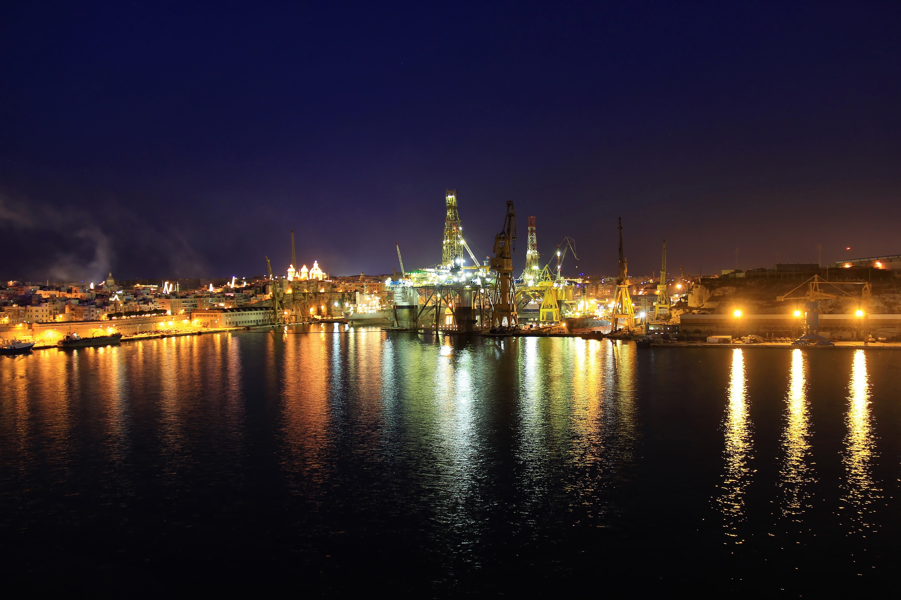 Port of Valletta at night, Malta HD Wallpaper