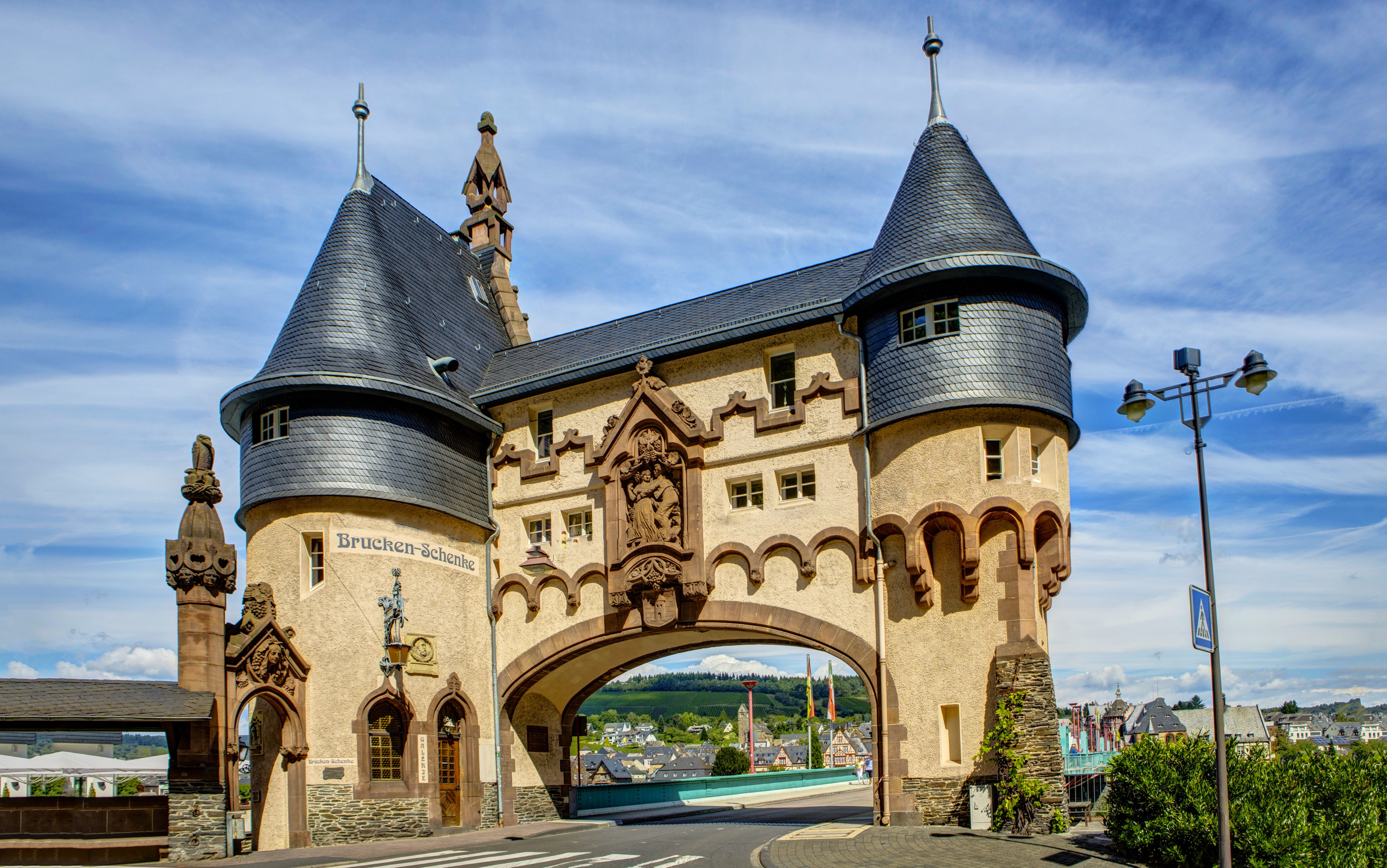 Brücken-Schenke in Traben-Trarbach, Germany HD Wallpaper