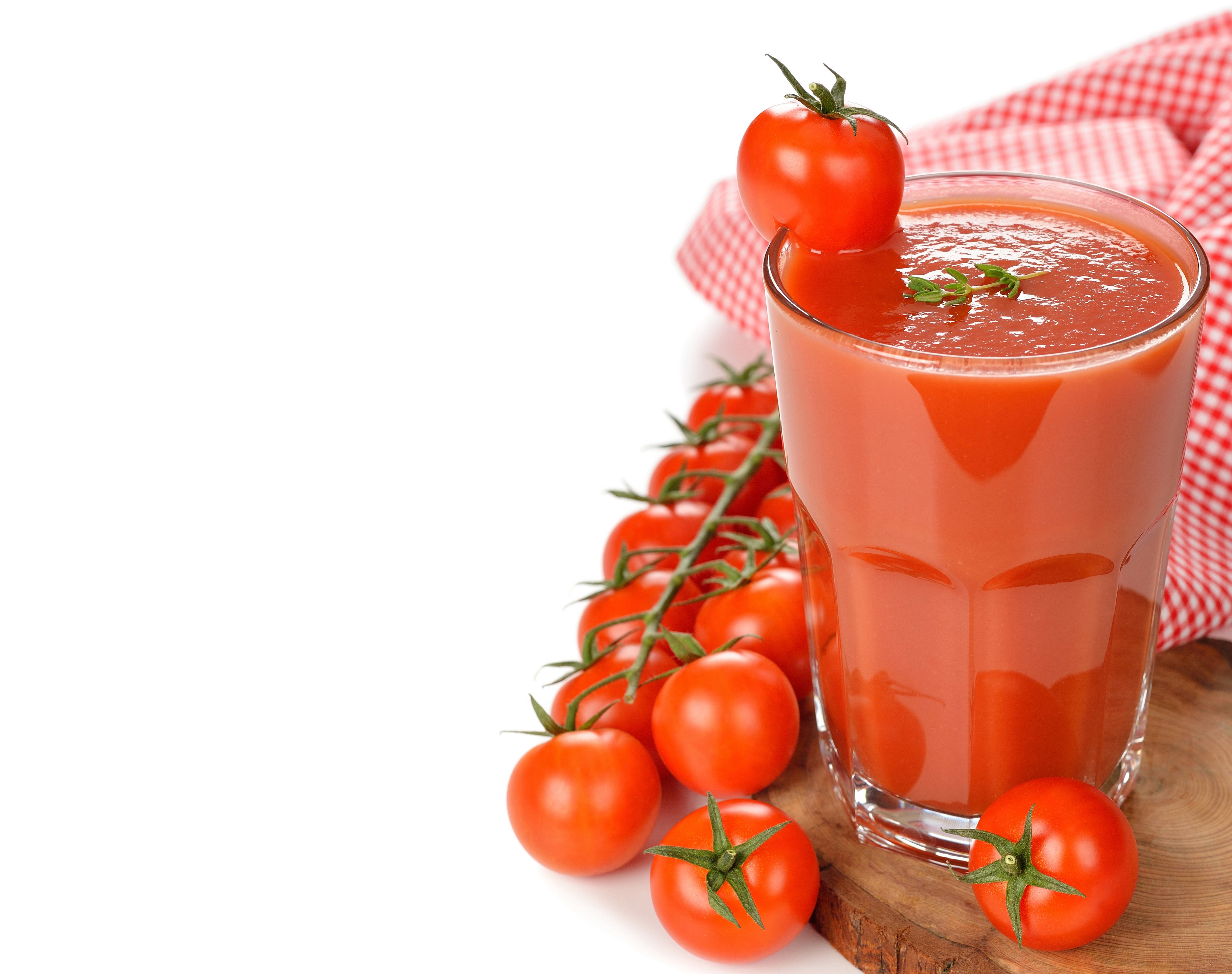 Tomato Juice in a Highball Glass with Tomatoes HD Wallpaper