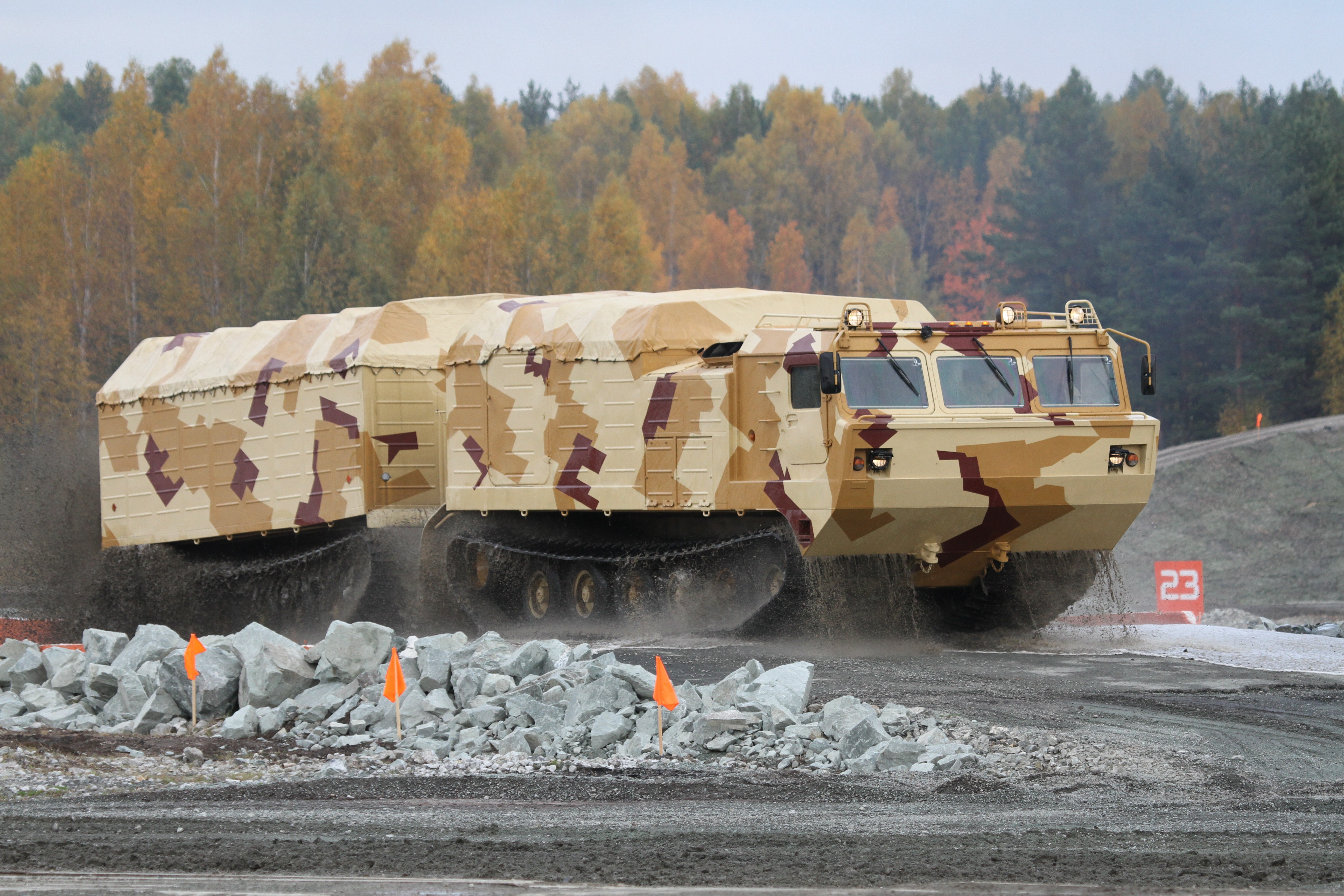 DT-30P1 two-tier track carrier vehicle HD Wallpaper