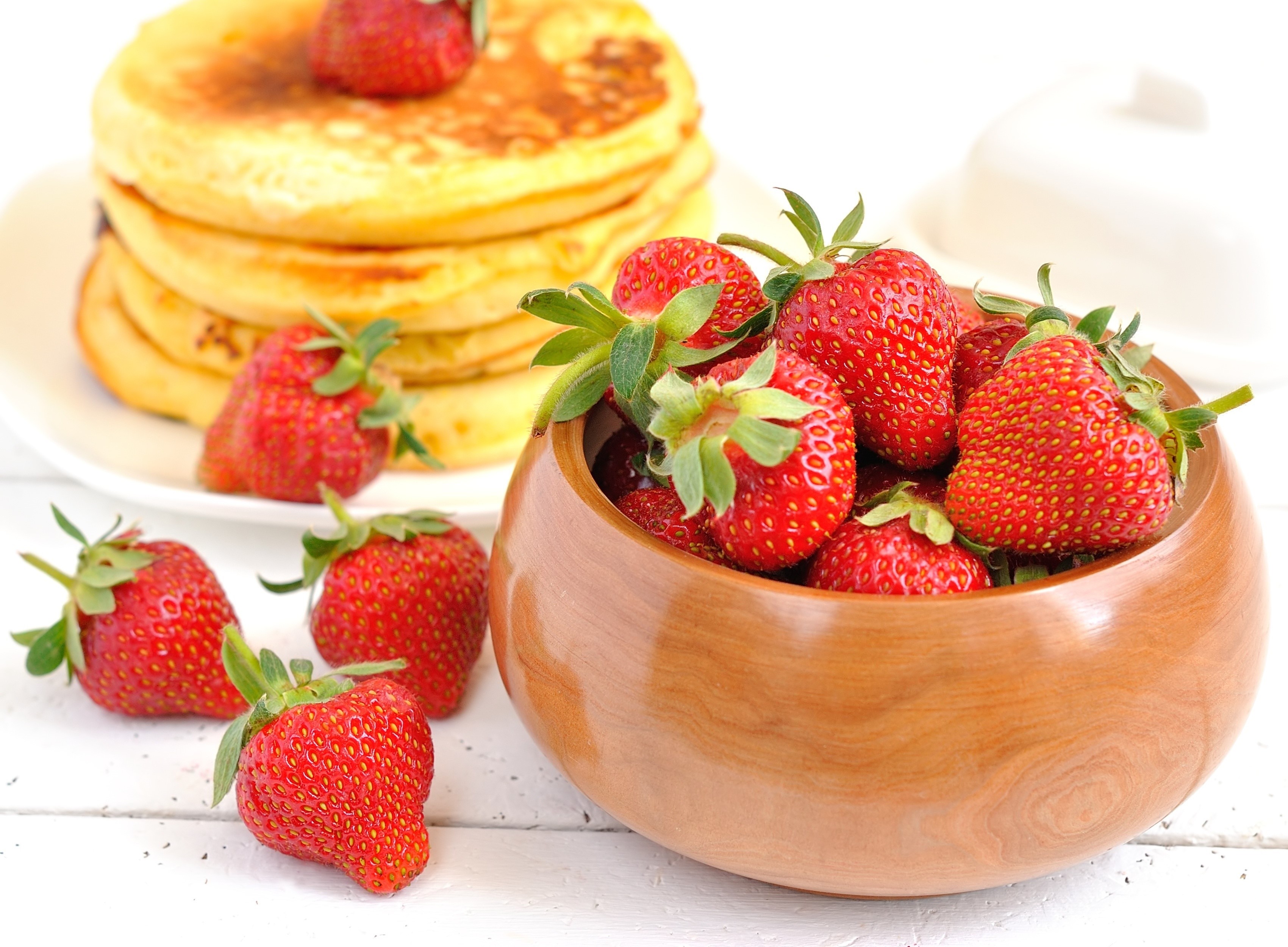 Pancakes and Strawberries in a Bowl HD Wallpaper