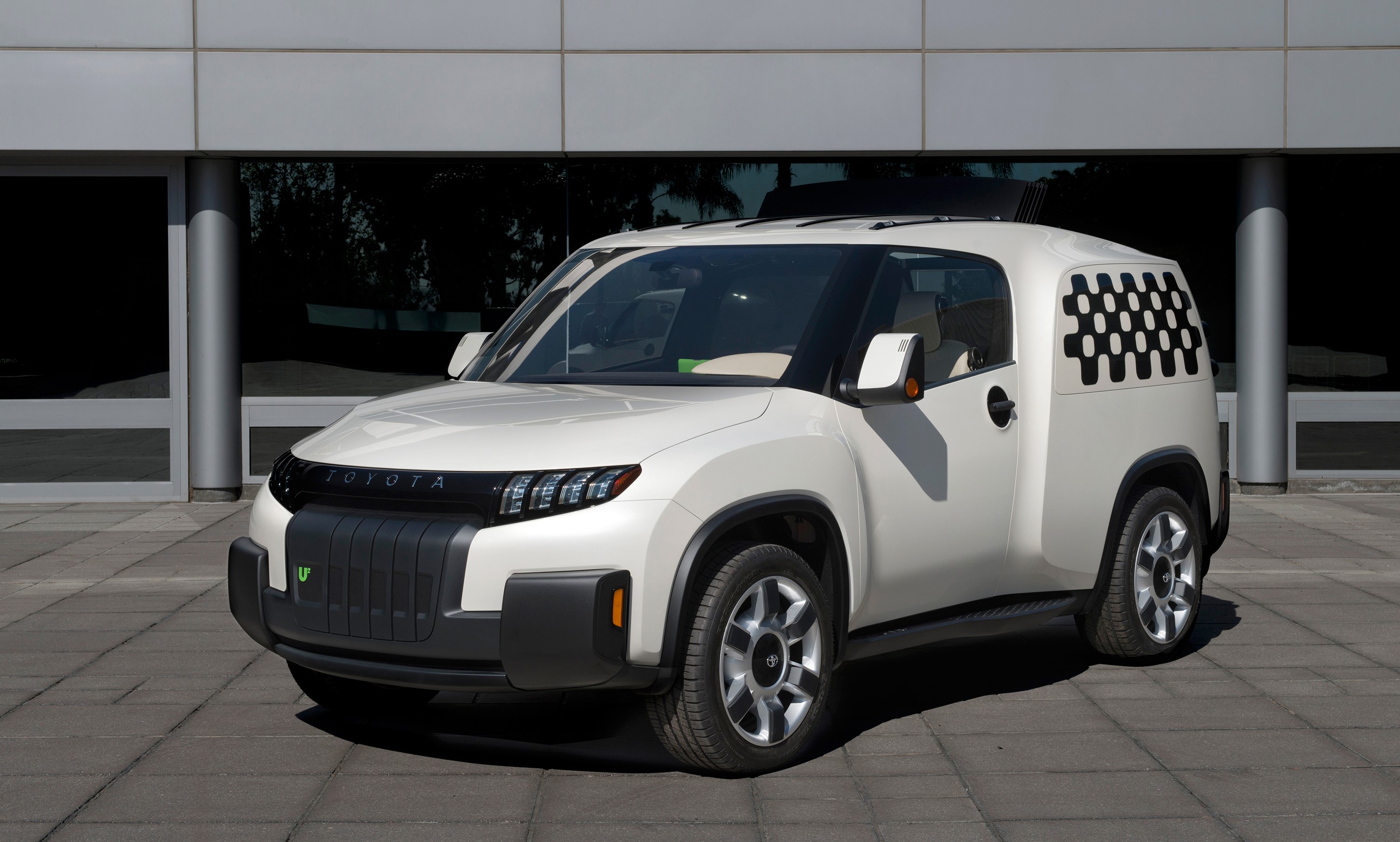 White Toyota U-squared Urban Utility concept car HD Wallpaper
