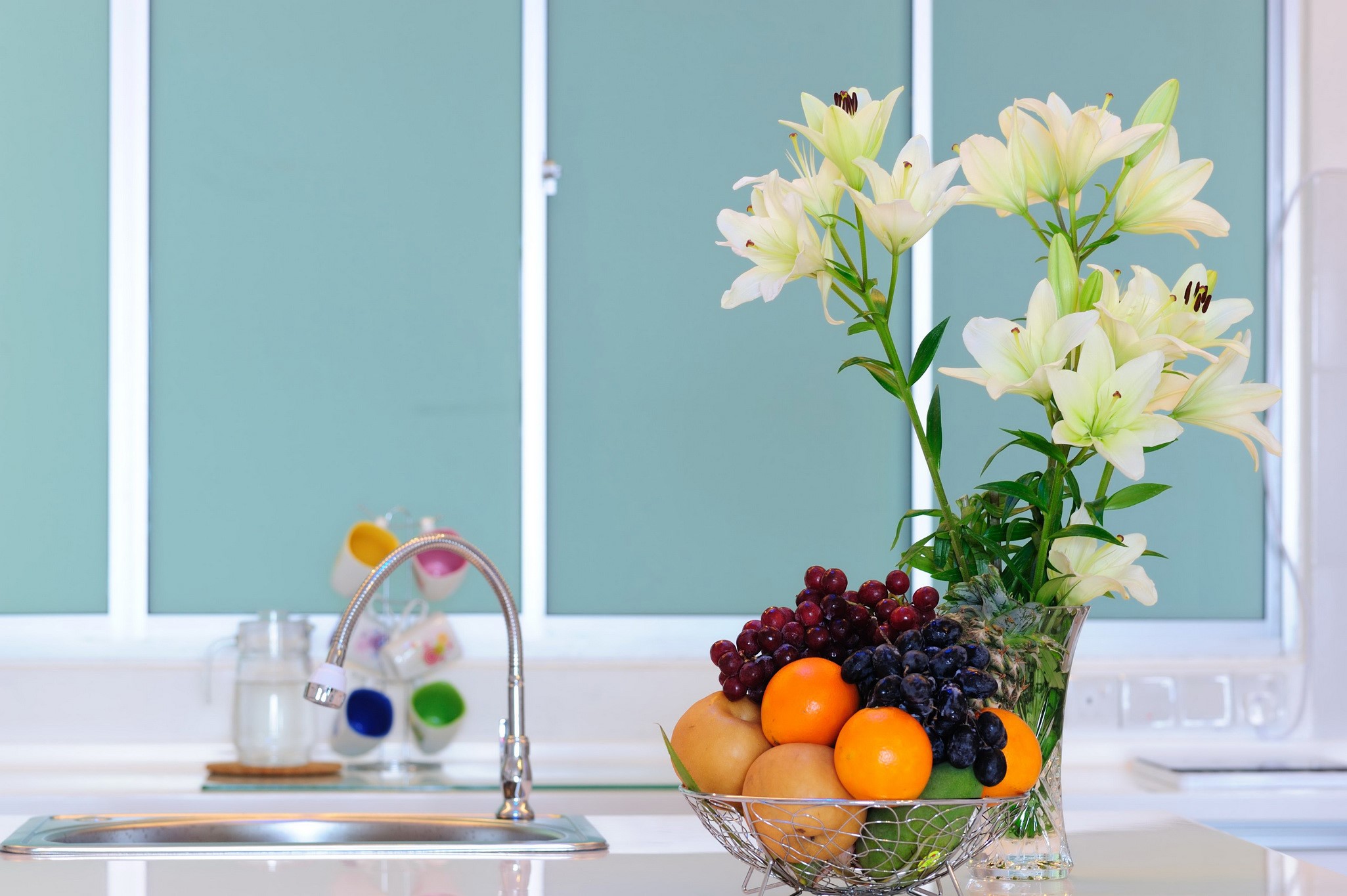 Still life with lilies and fruit in a vase HD Wallpaper