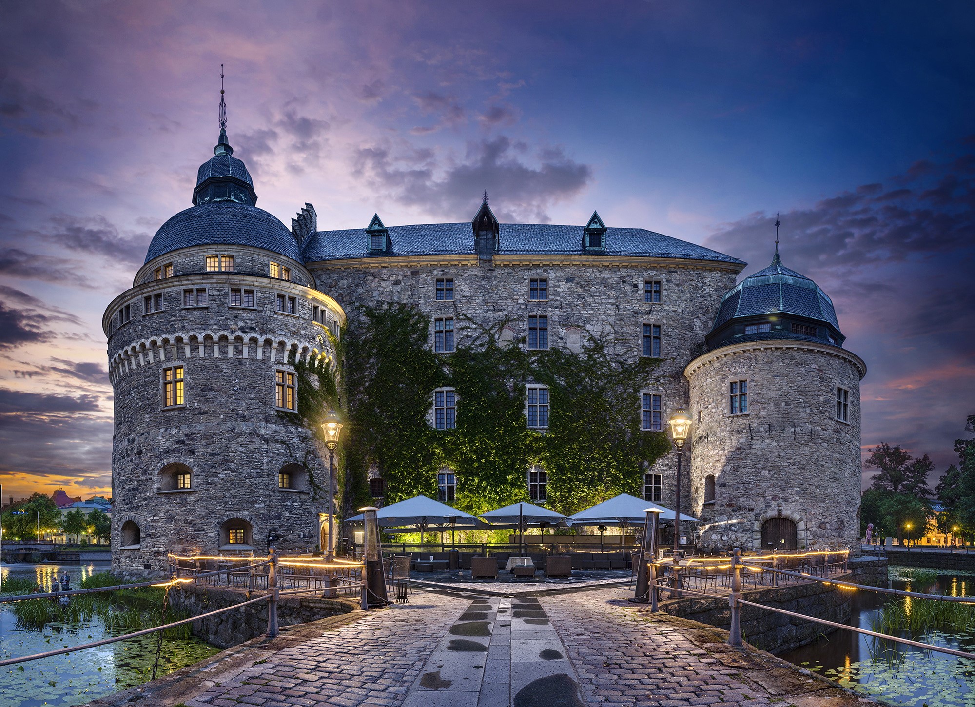 Örebro Castle at dusk, Sweden HD Wallpaper