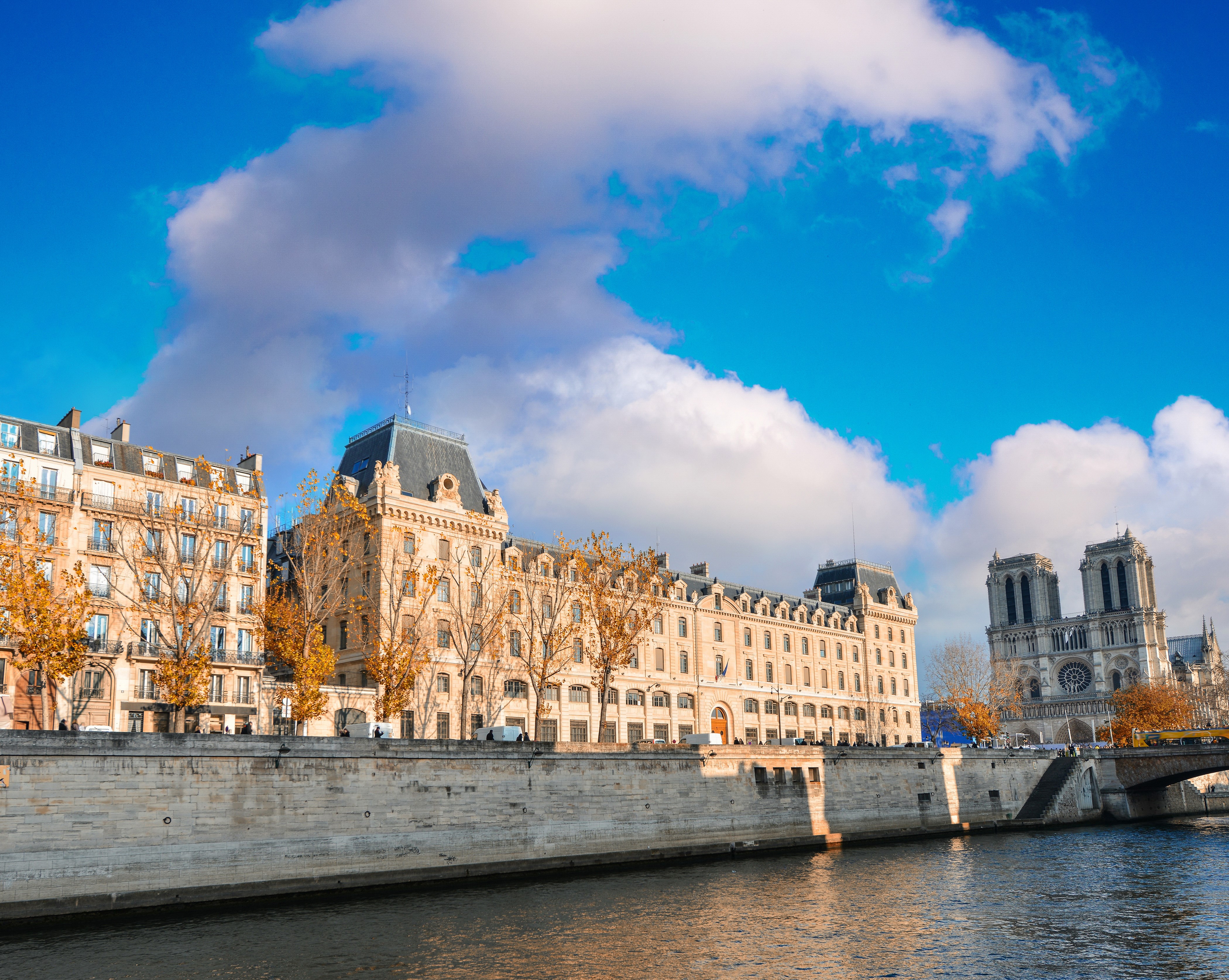 Paris, France - Notre Dame Cathedral and Seine River HD Wallpaper