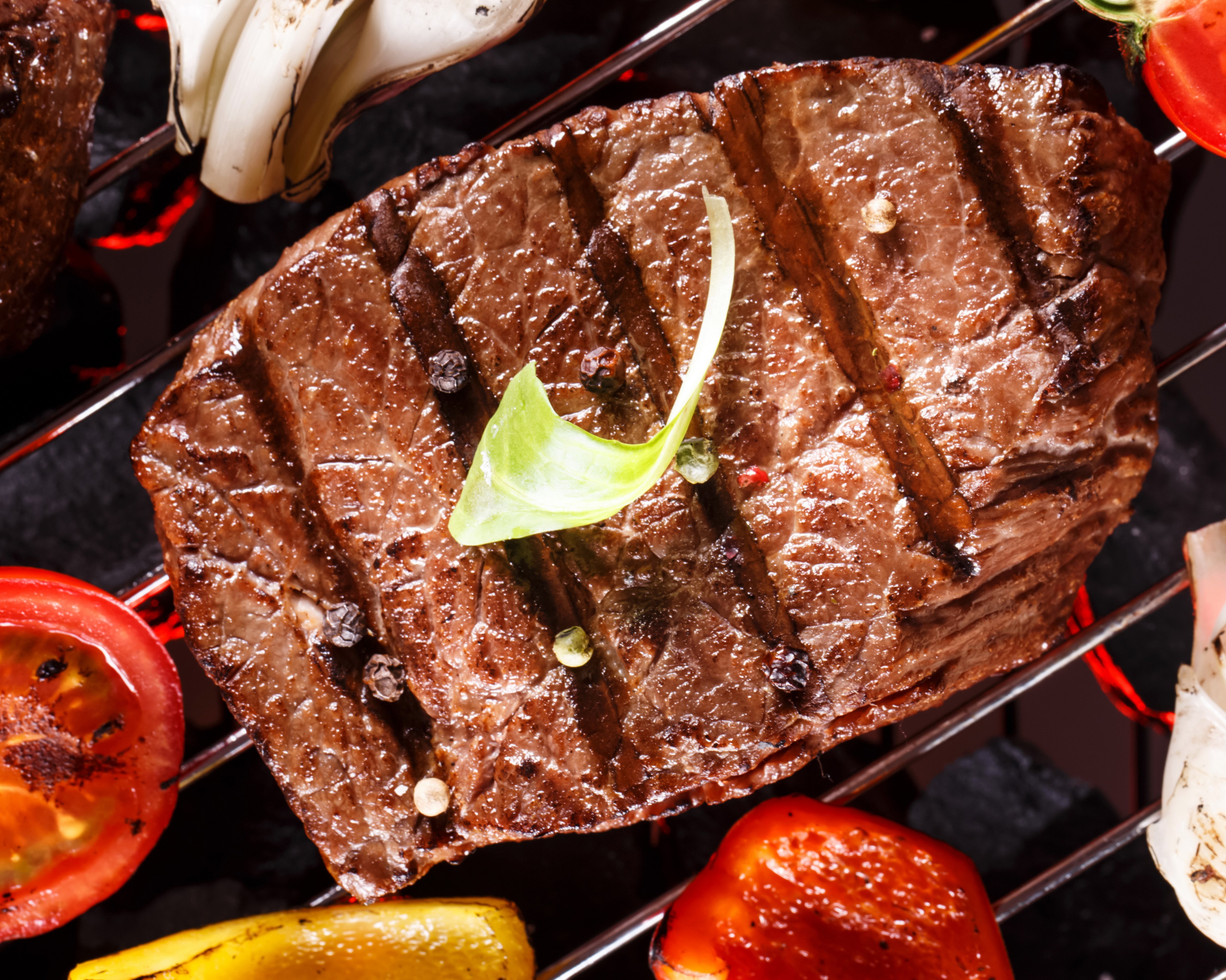 Grilled Steak with Vegetables on Barbecue HD Wallpaper