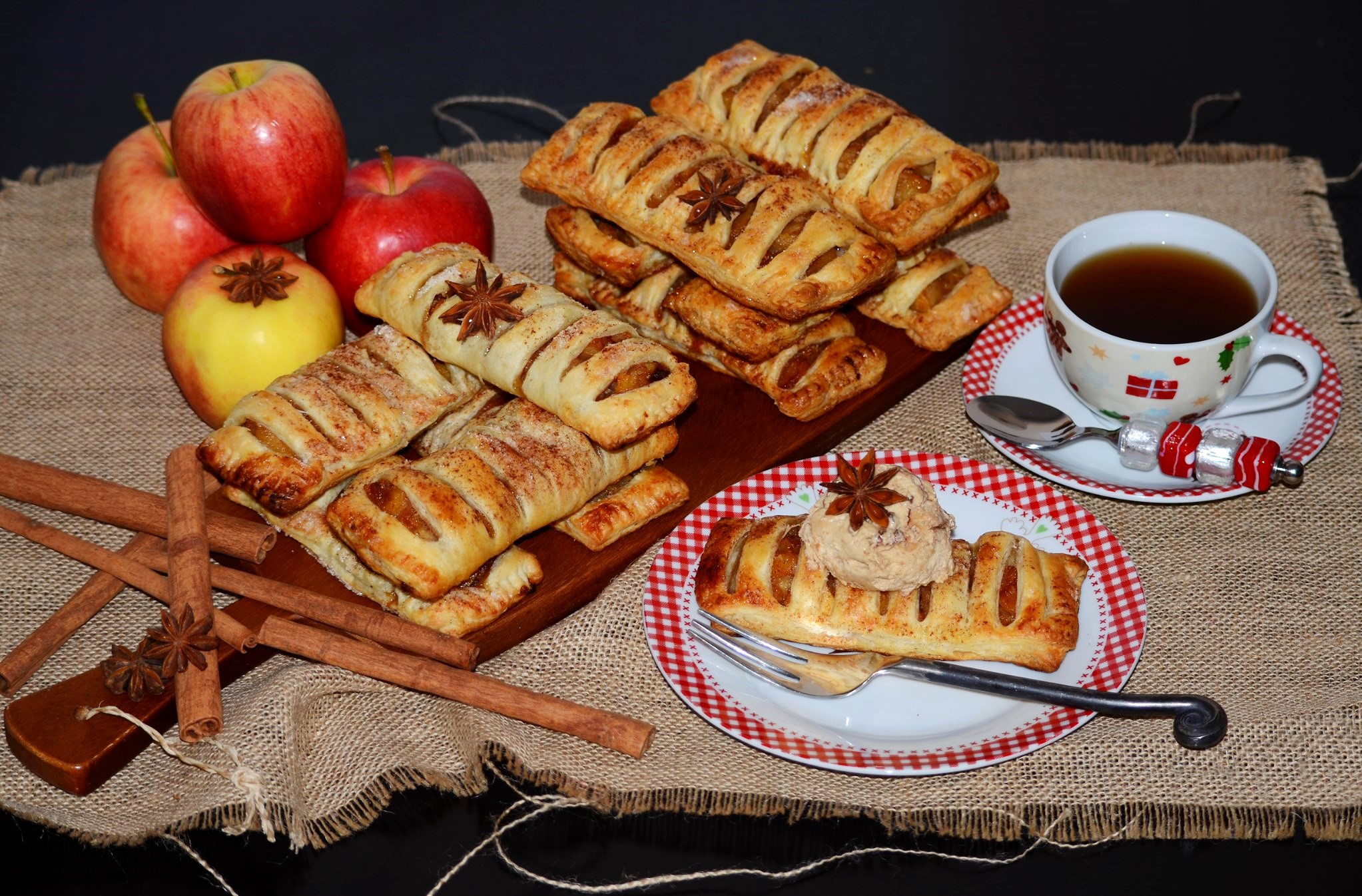 Apple pastries with tea and apples HD Wallpaper