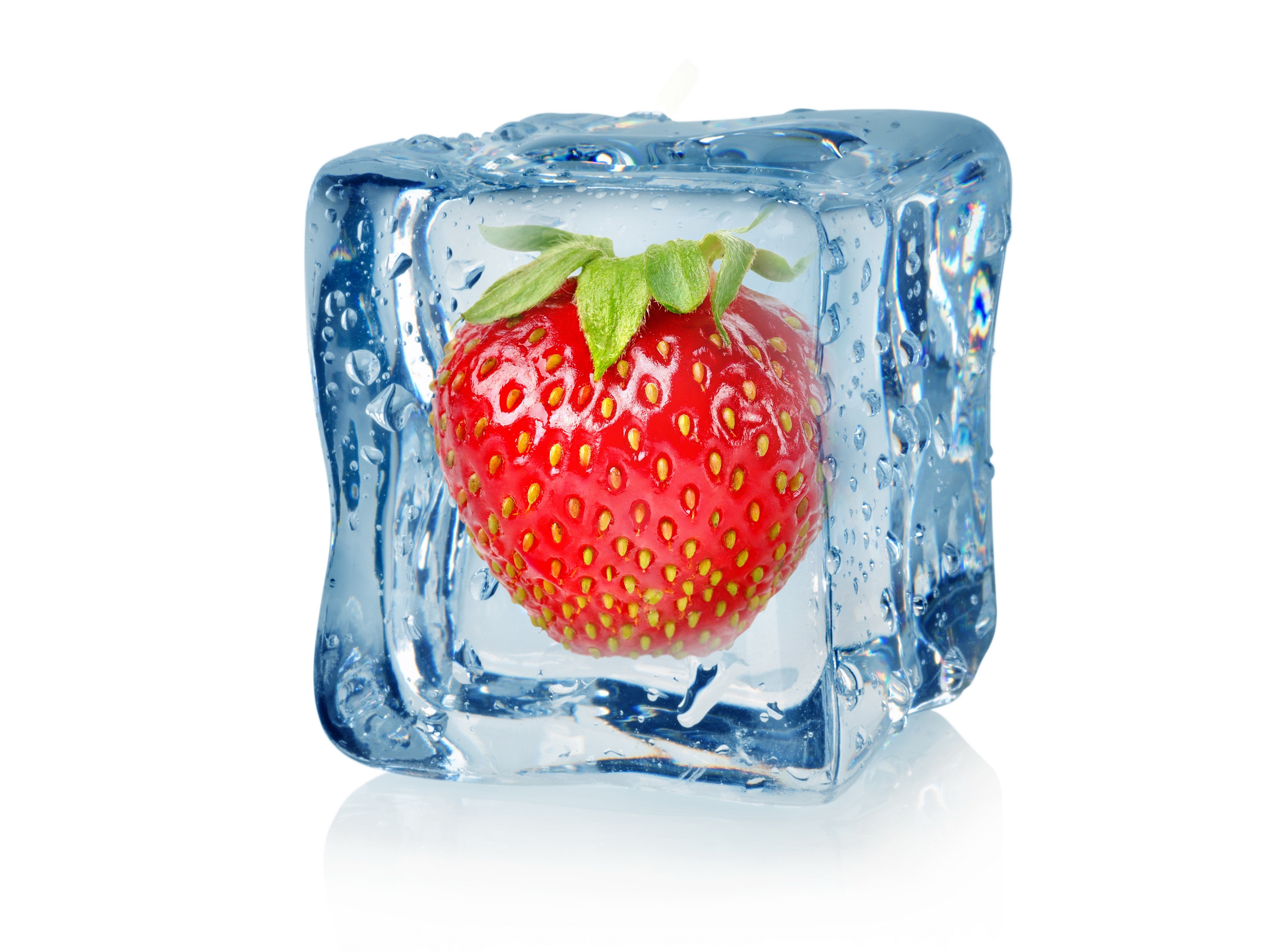 Strawberry frozen in ice cube HD Wallpaper