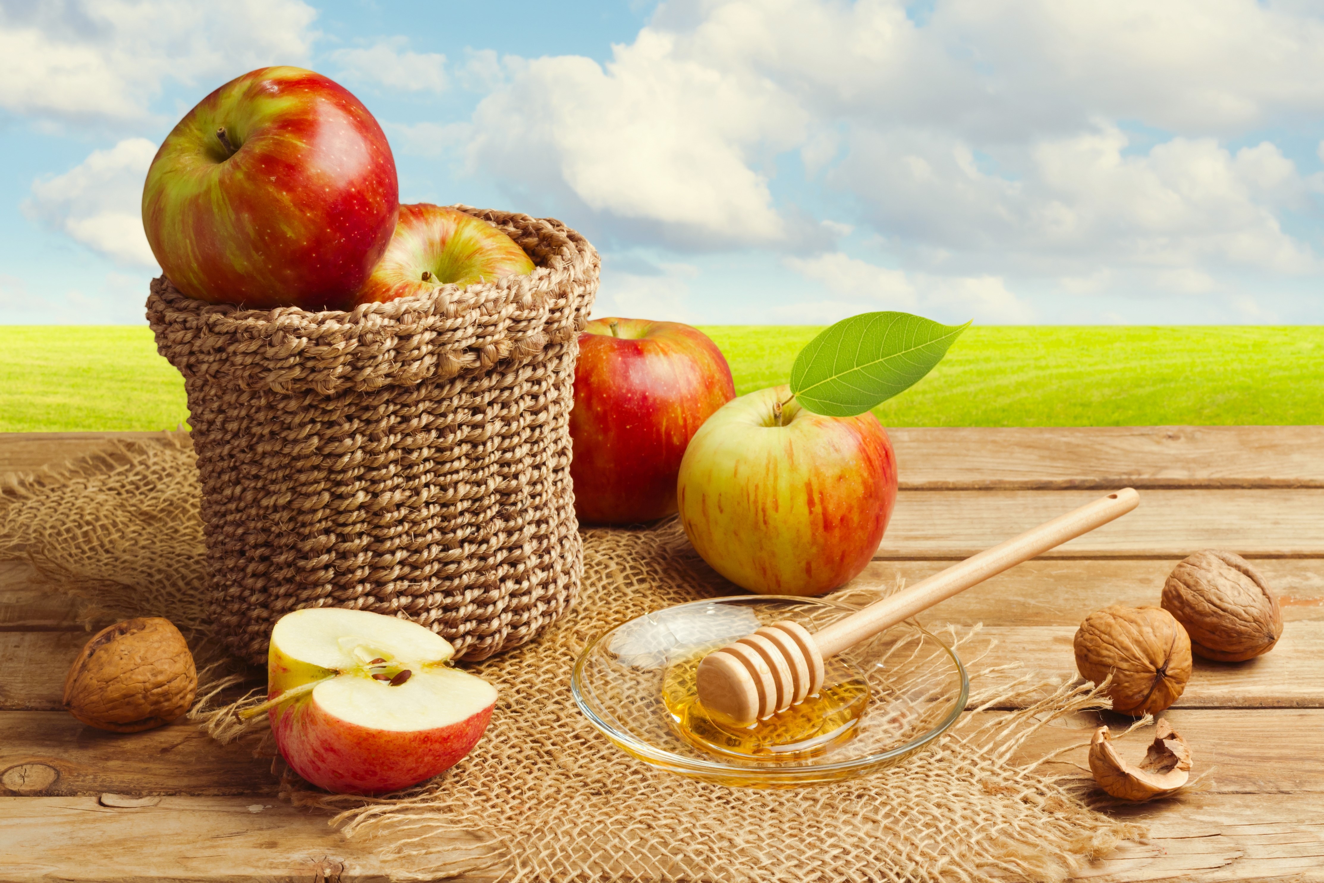 Apples, Nuts, and Honey in a Wicker Basket HD Wallpaper