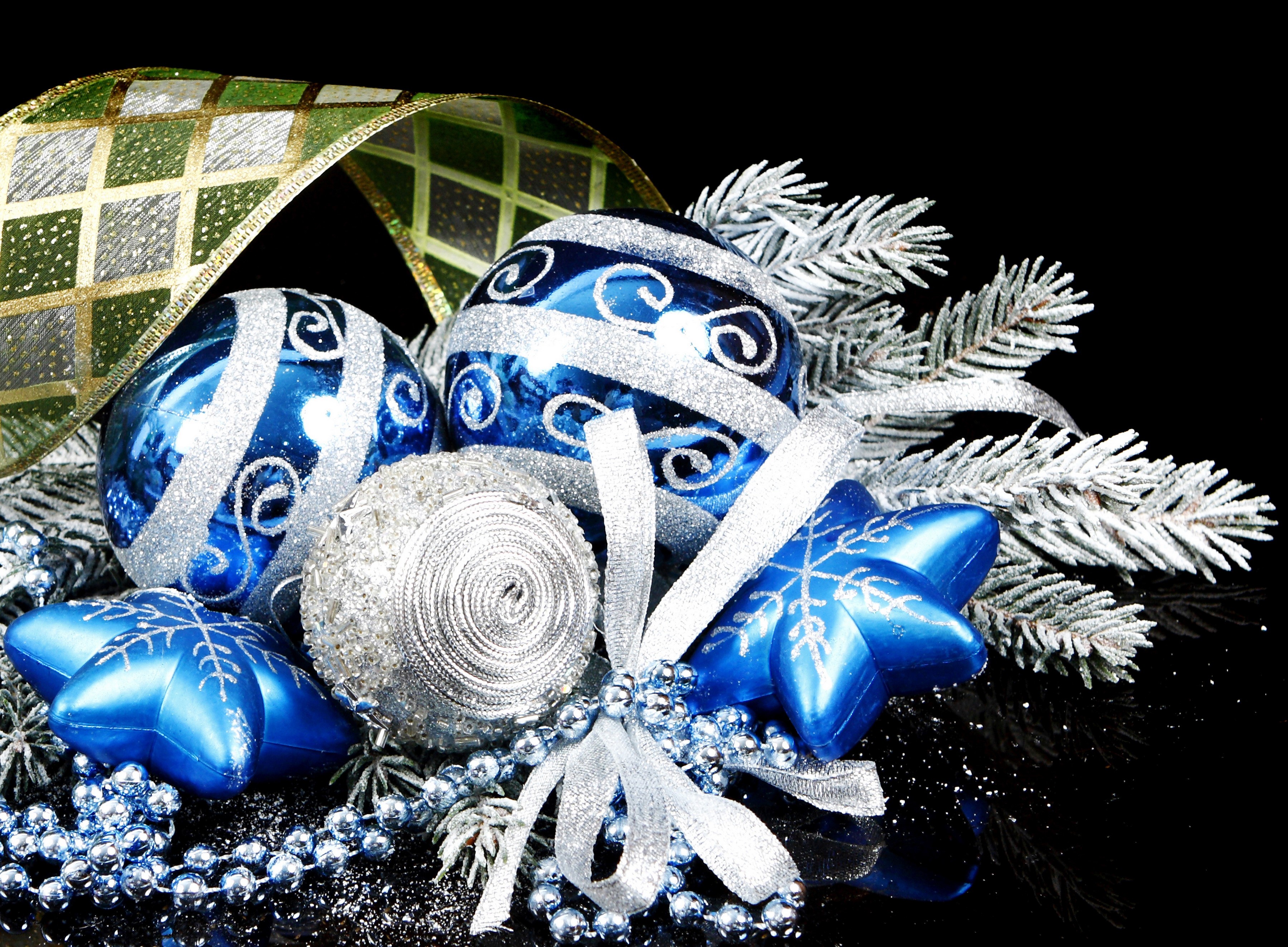 Christmas ornaments with ribbon and pine branches HD Wallpaper