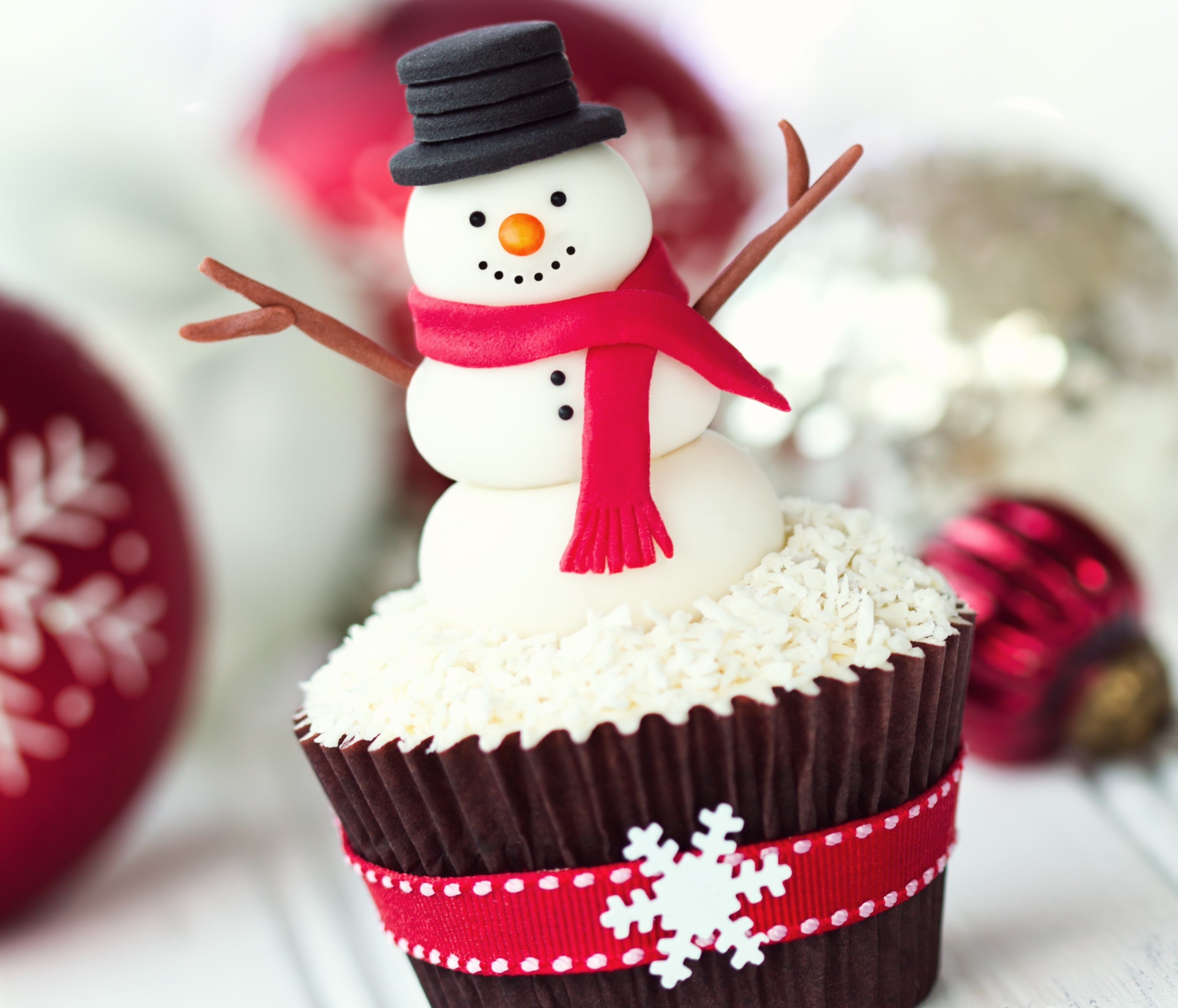 Christmas Snowman Cupcake with Ornaments HD Wallpaper
