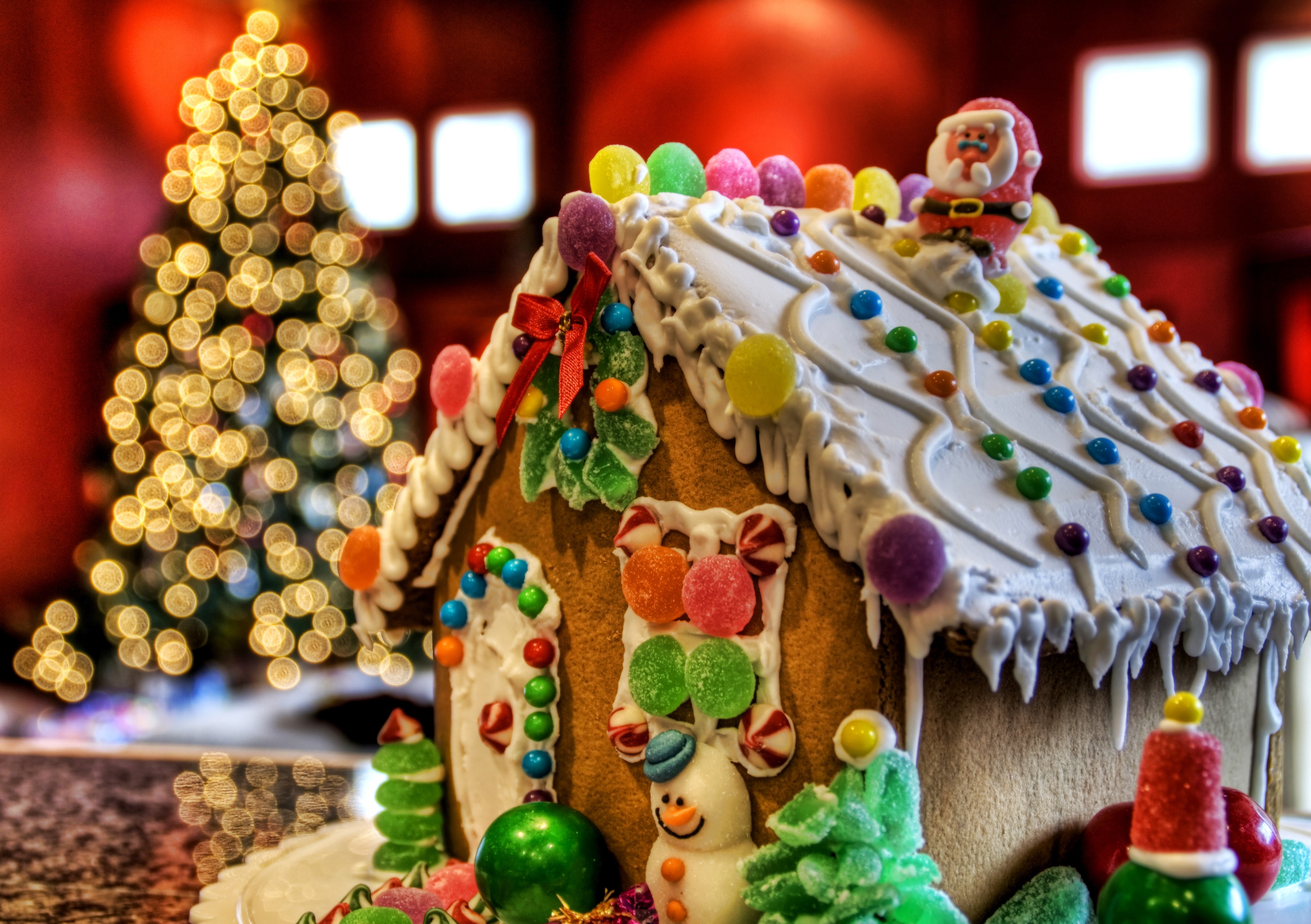 4K Christmas Gingerbread House with Tree HD Wallpaper
