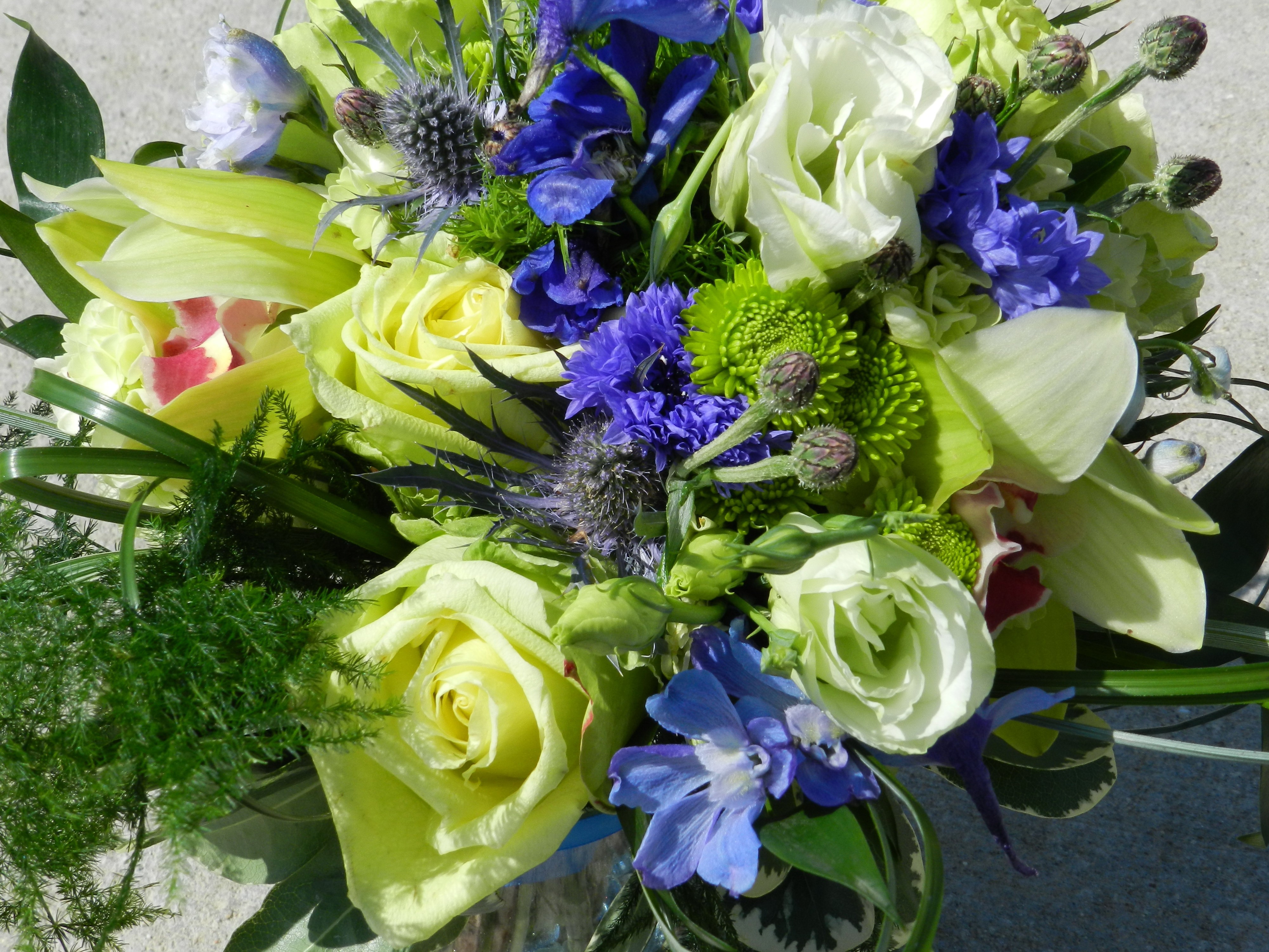 Bouquet with Roses, Orchid, Eustoma, and Thistles HD Wallpaper