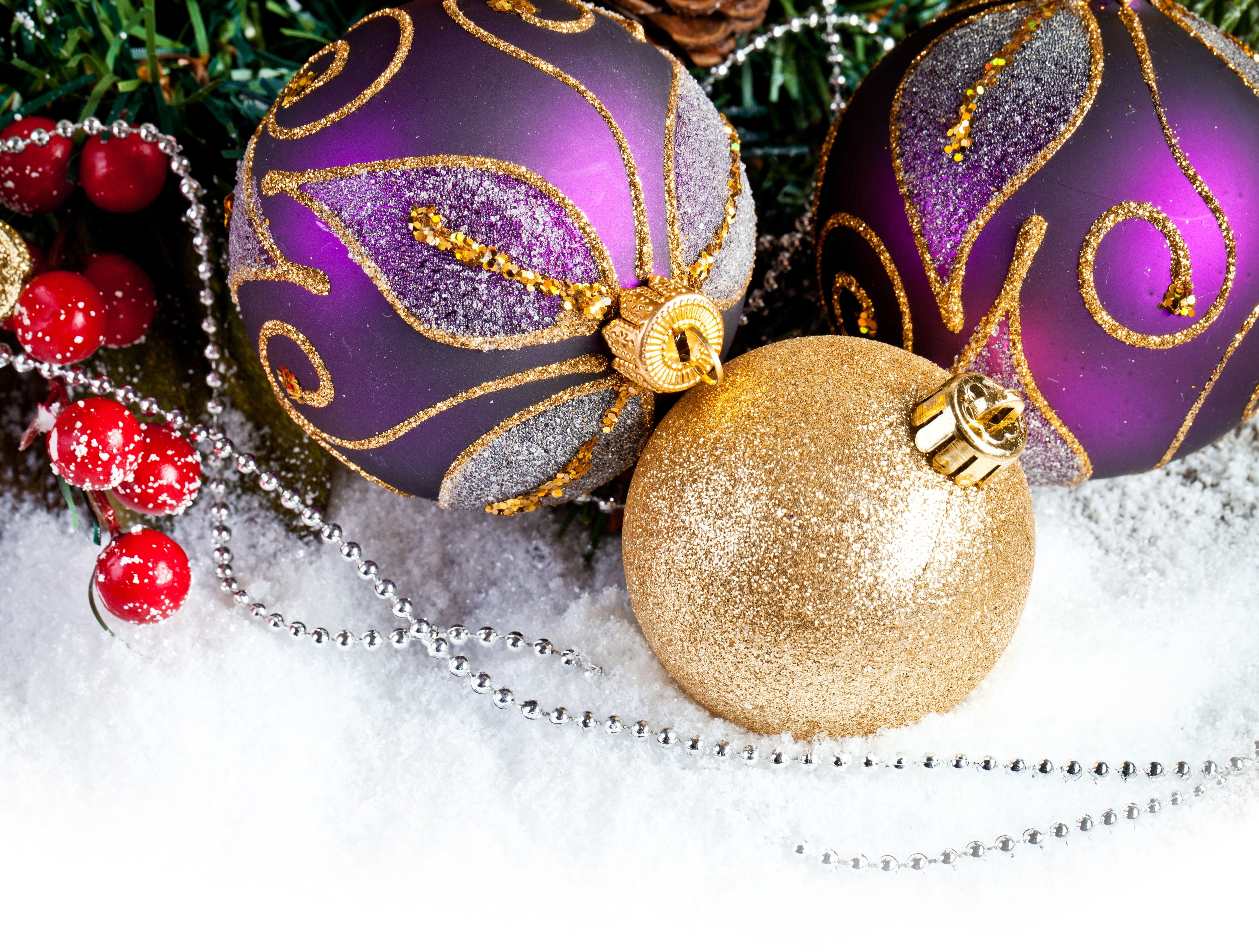 Christmas ornaments with snow and berries HD Wallpaper