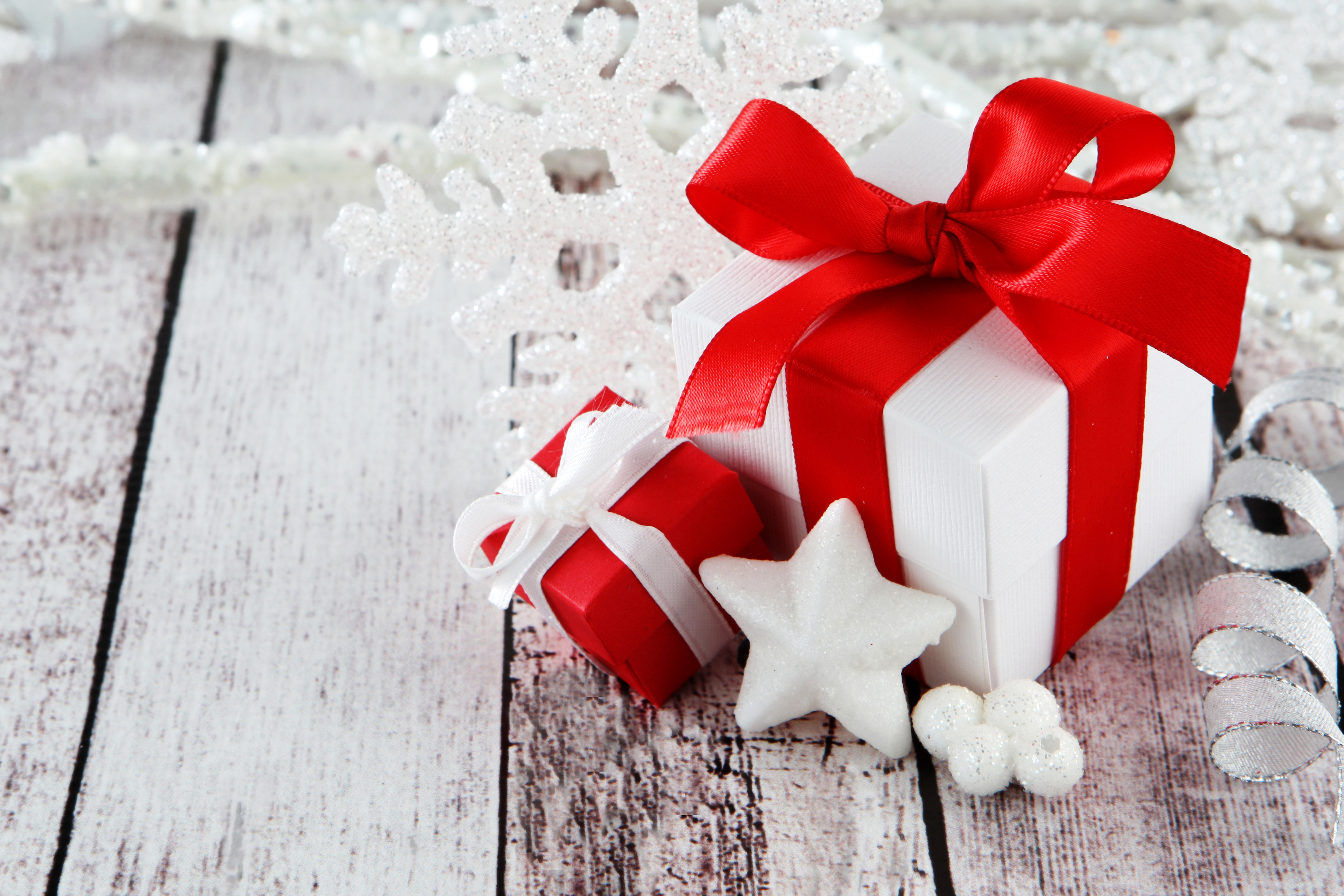 Christmas Gifts with Snowflake and Ribbon HD Wallpaper