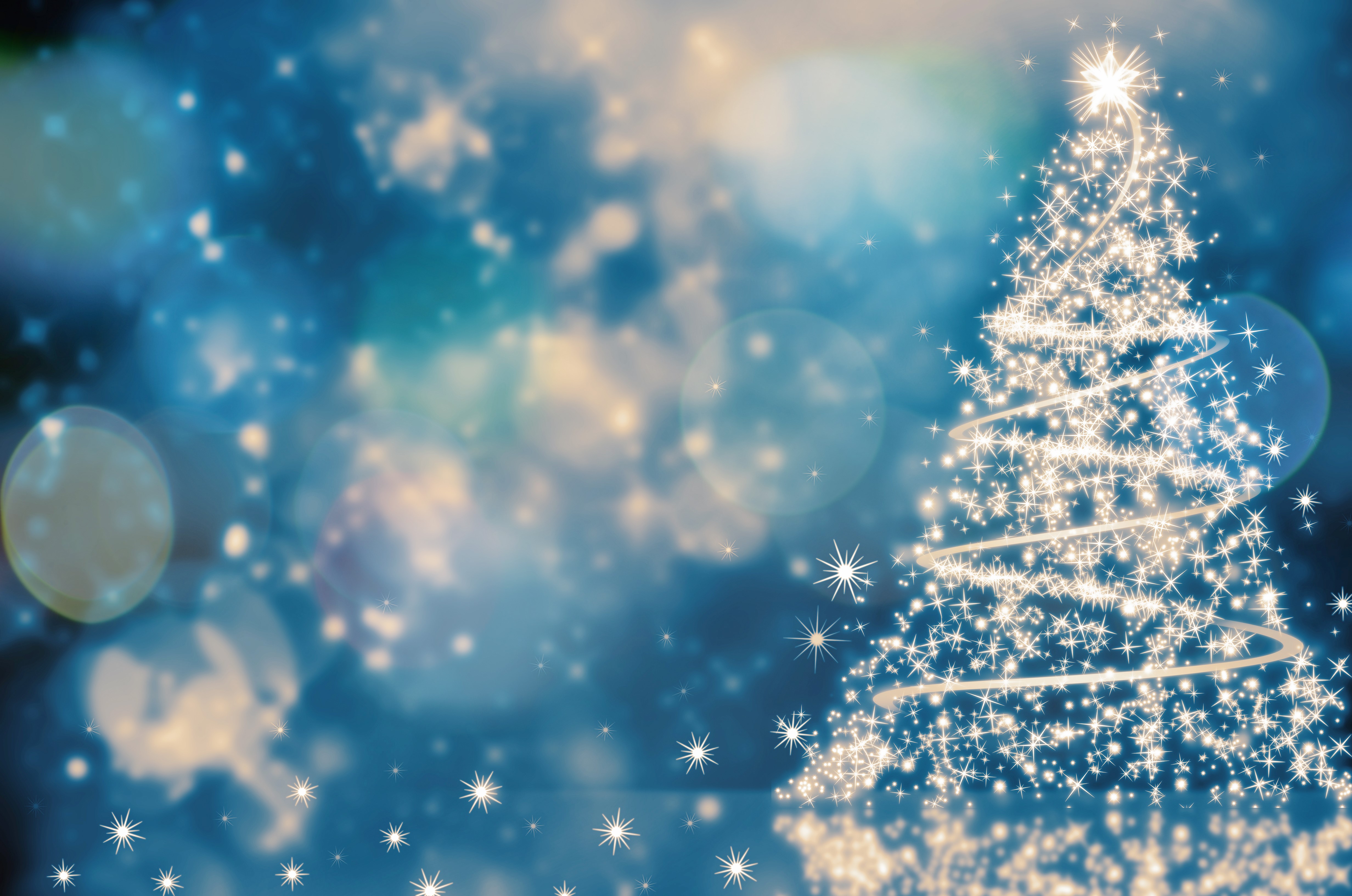 Christmas tree with bokeh lights HD Wallpaper