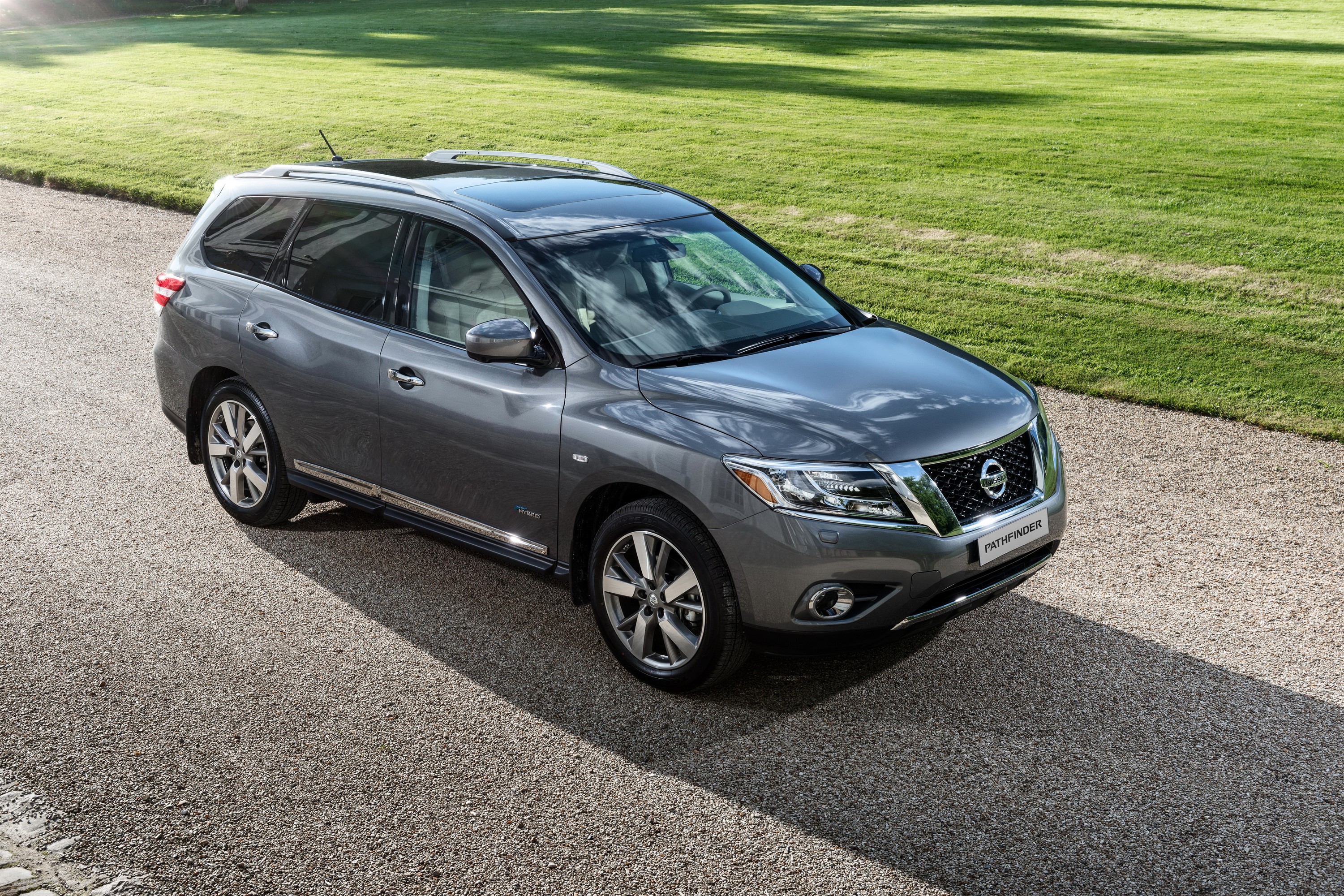 2015 Nissan Pathfinder SUV HD Wallpaper