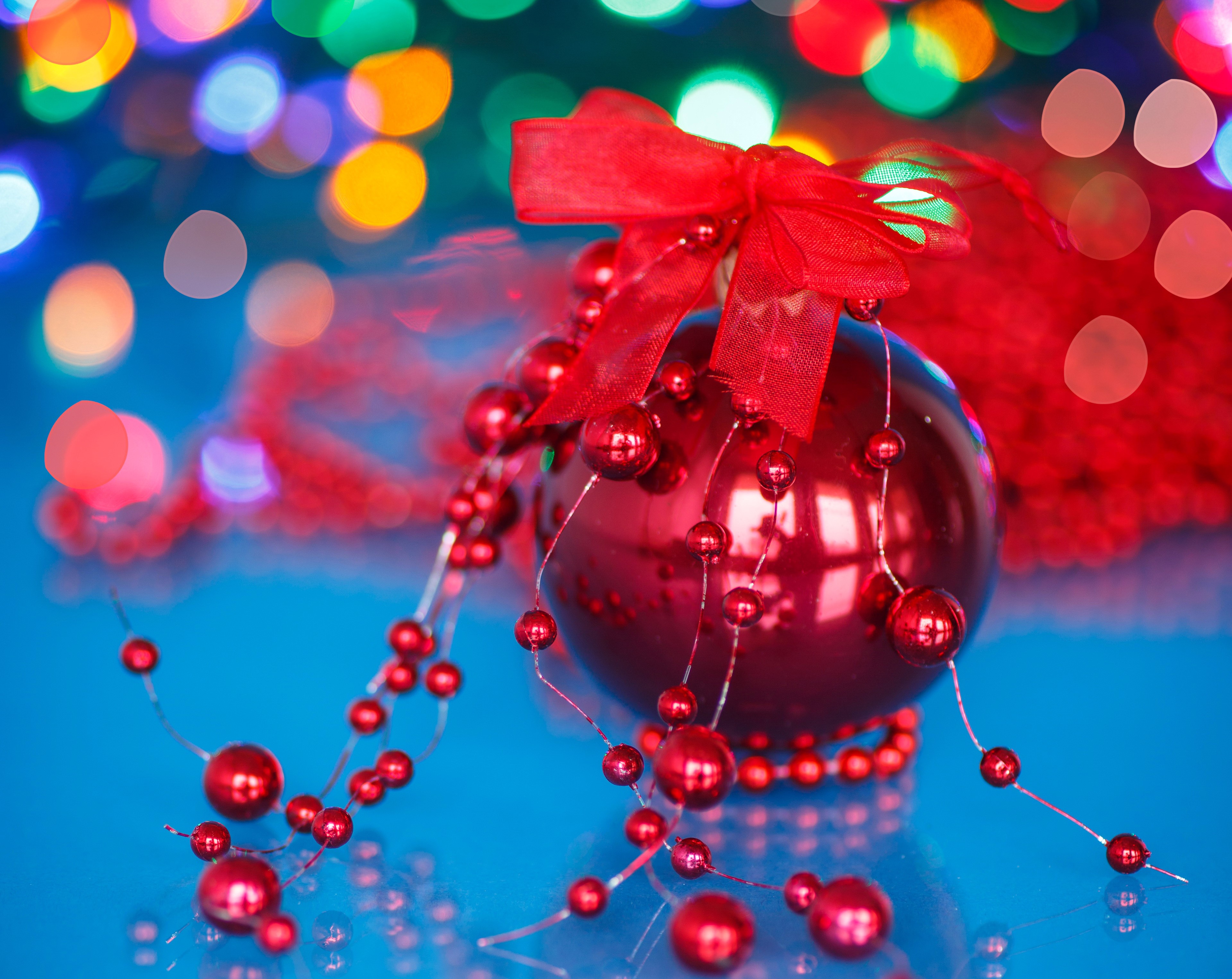 Red Christmas Ornament with Bow and Beads HD Wallpaper