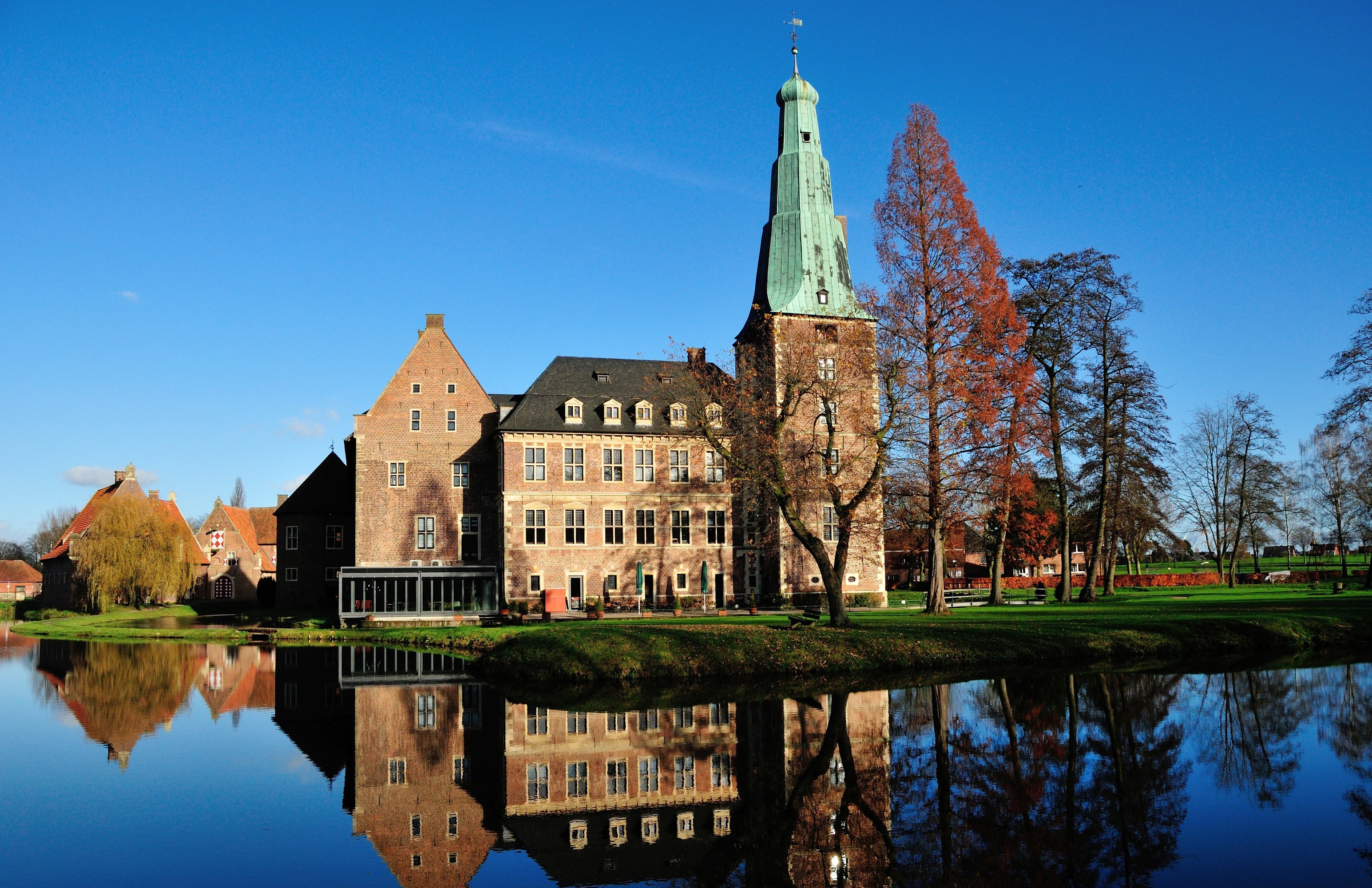 Castle Raesfeld with pond and trees in Germany HD Wallpaper