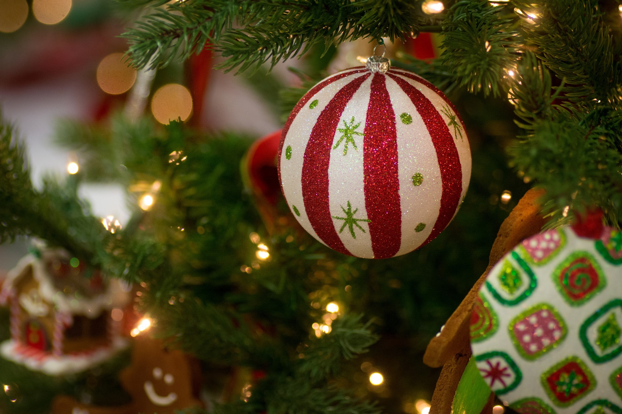 Holidays Christmas Balls Branches HD Wallpaper