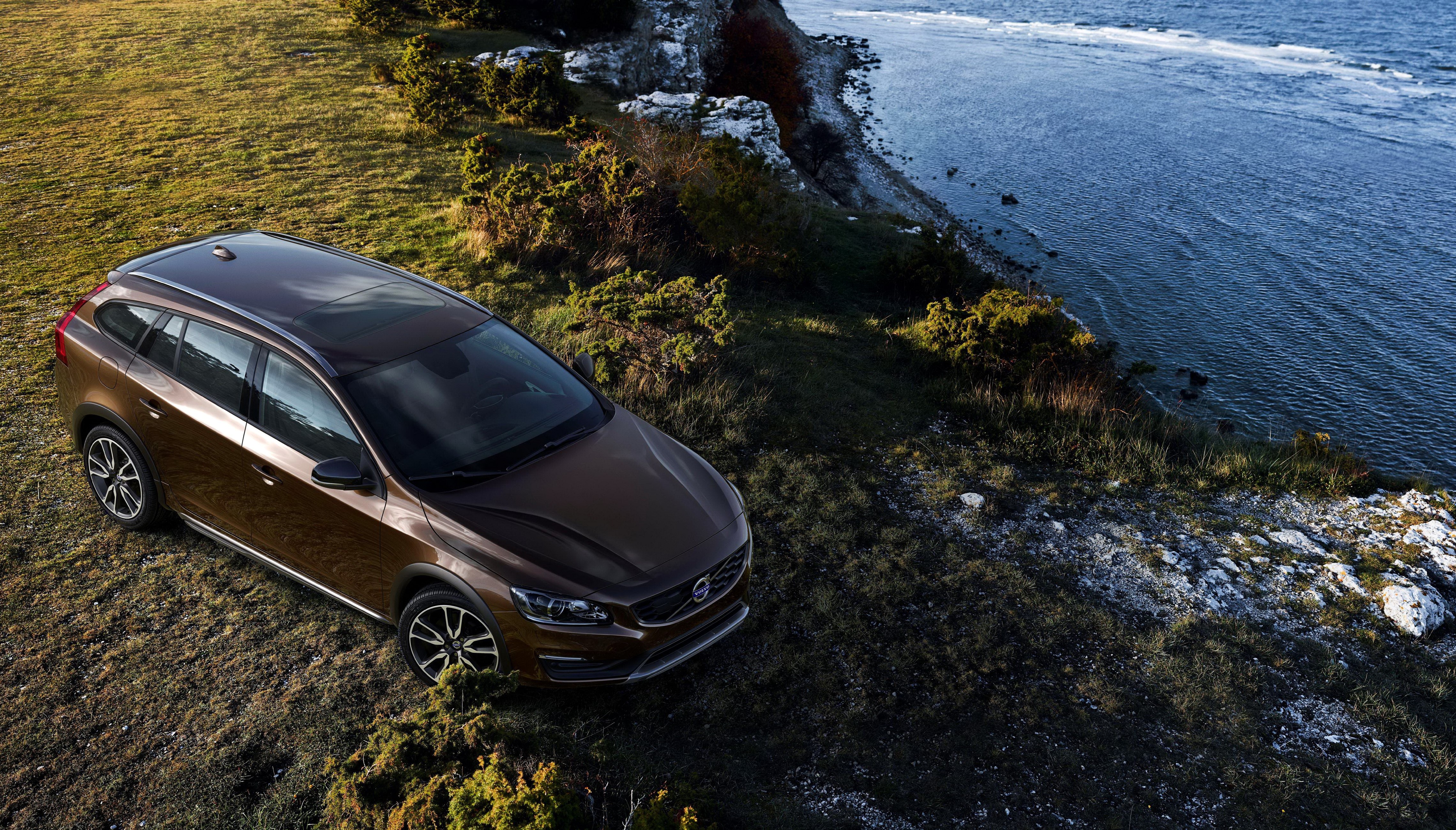 2015 Volvo V60 Cross Country Metallic HD Wallpaper