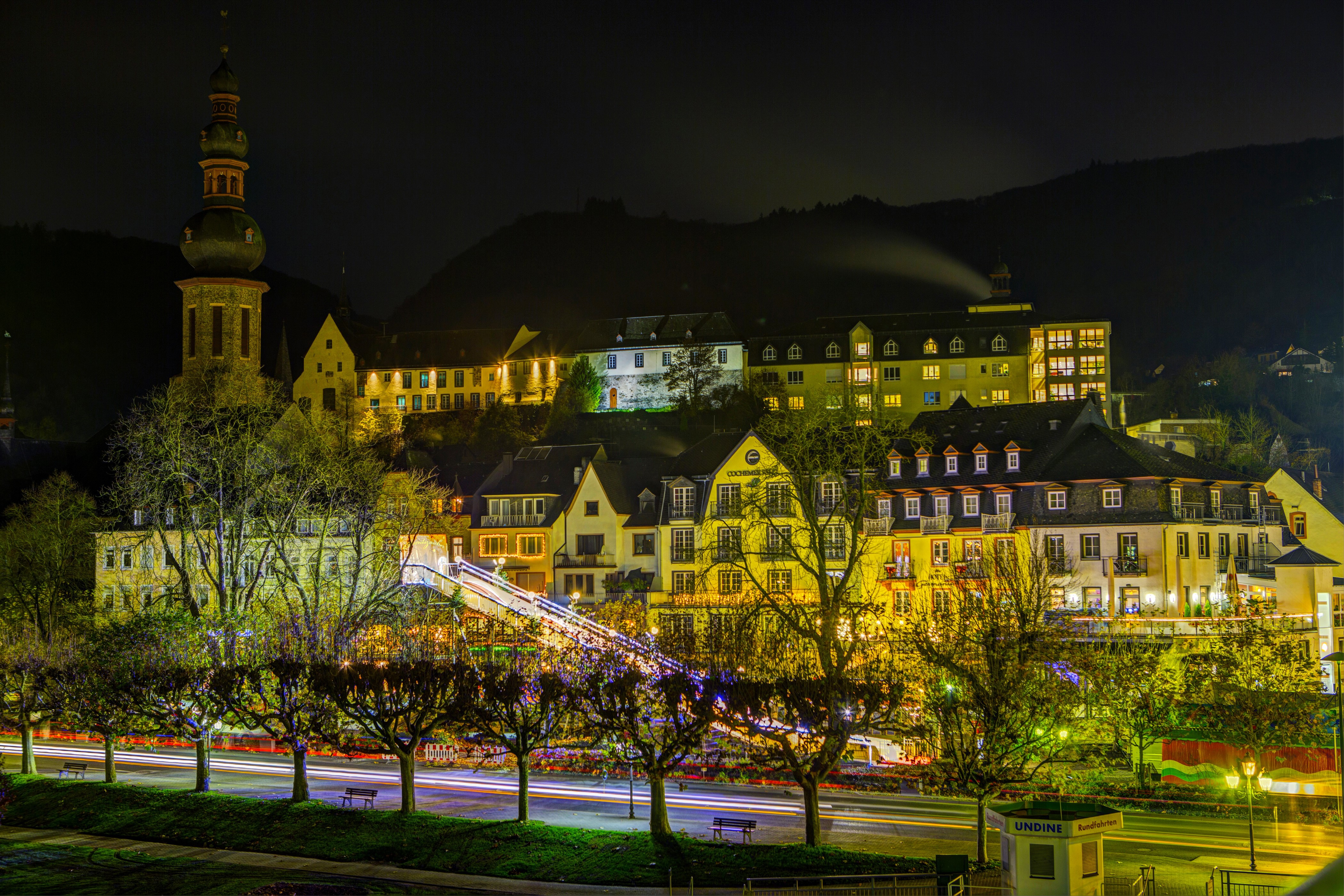 4K Germany Cochem Houses and Roads at Night HD Wallpaper