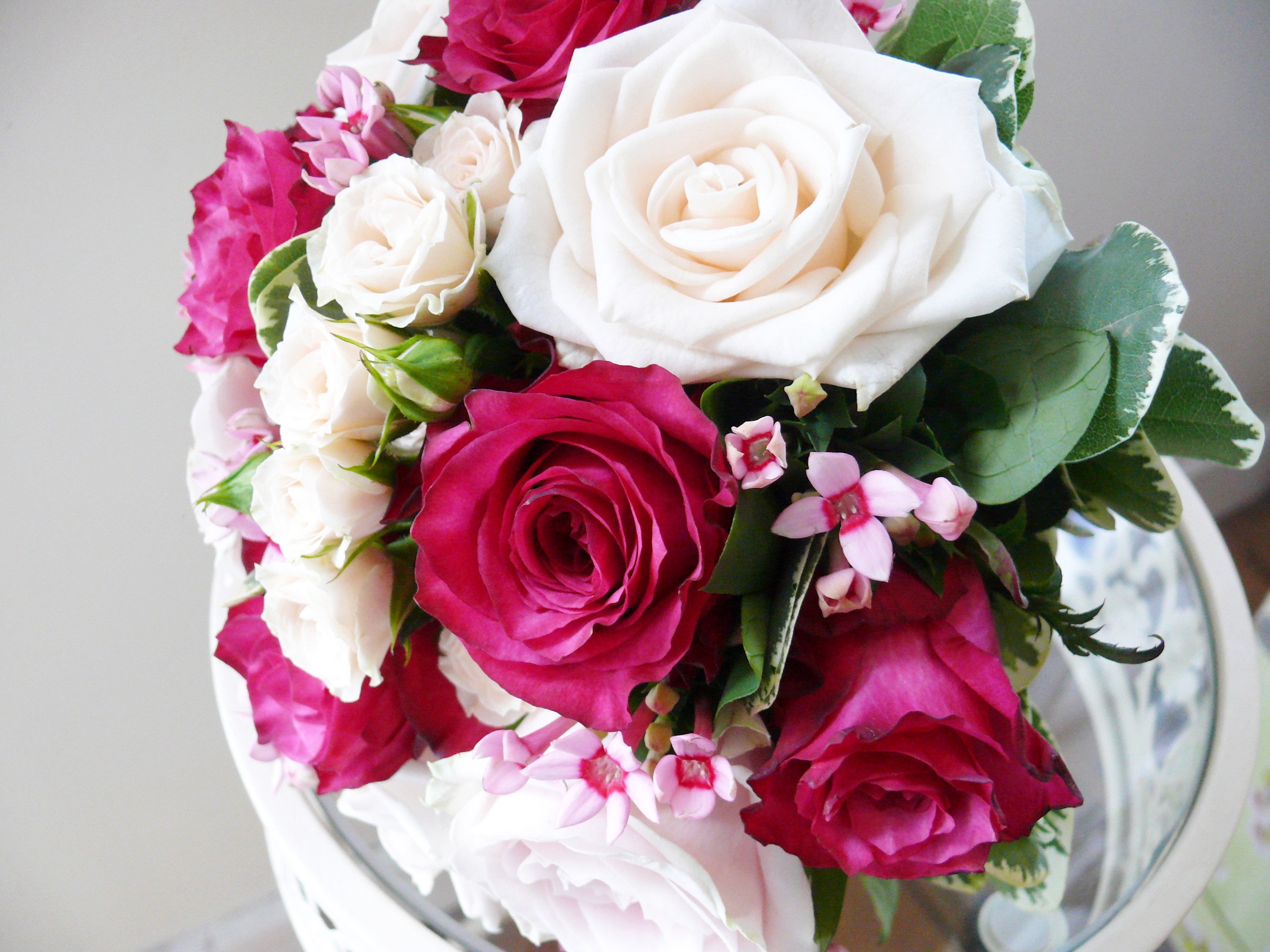 Bouquet of Roses HD Wallpaper
