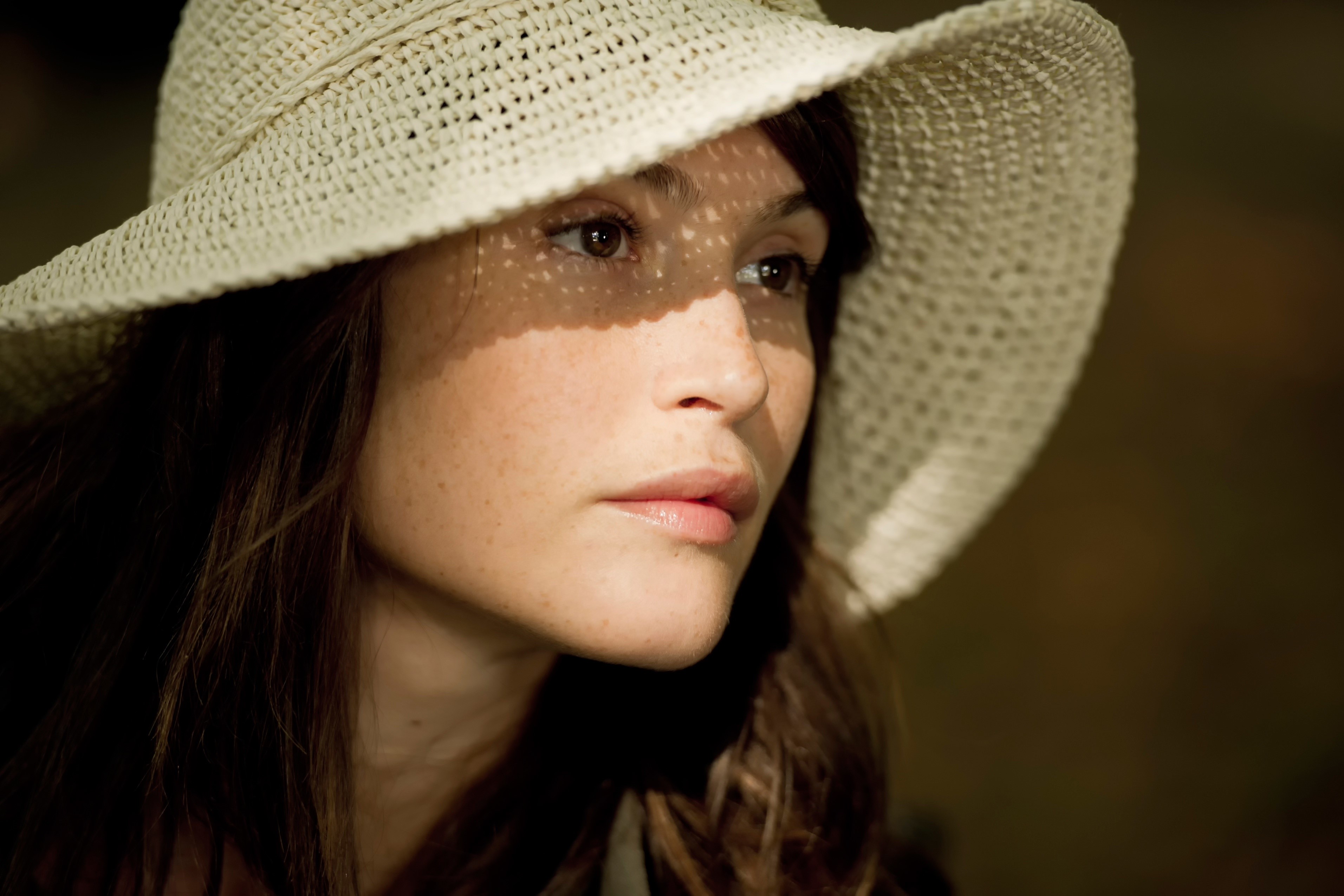 Gemma Arterton wearing a straw hat HD Wallpaper