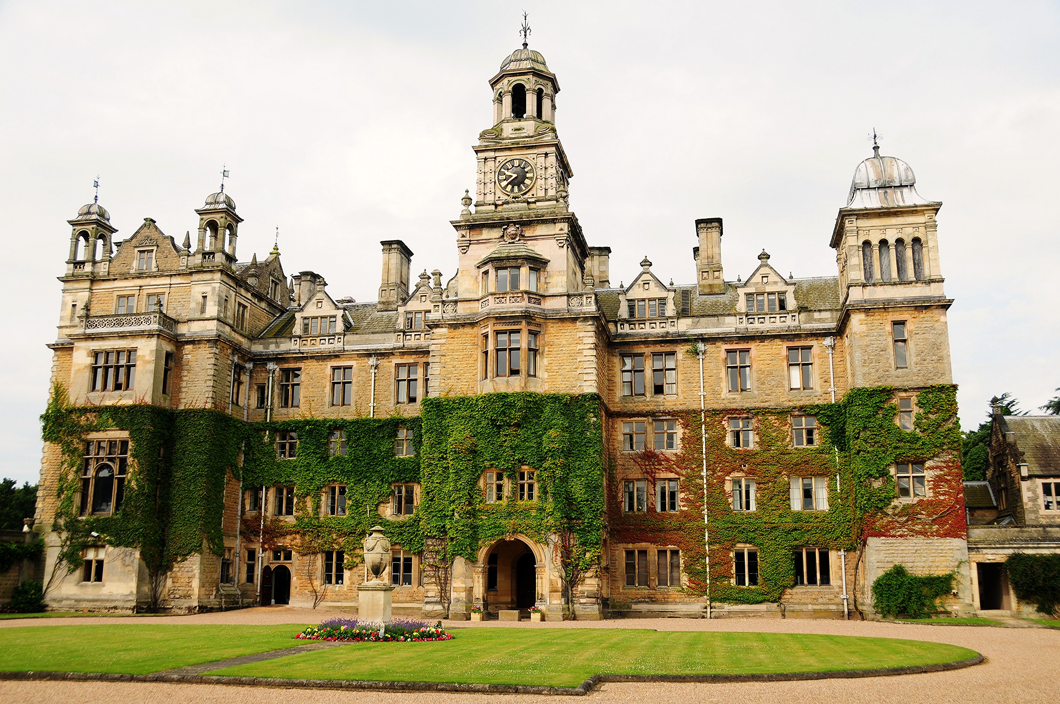 Thoresby Hall, England HD Wallpaper