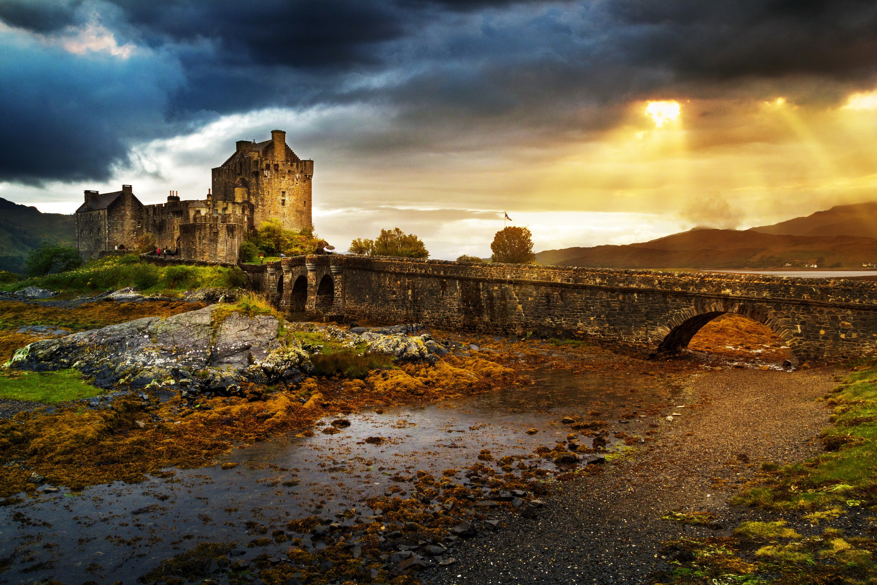 Eilean Donan Castle and Bridge in Scotland HD Wallpaper