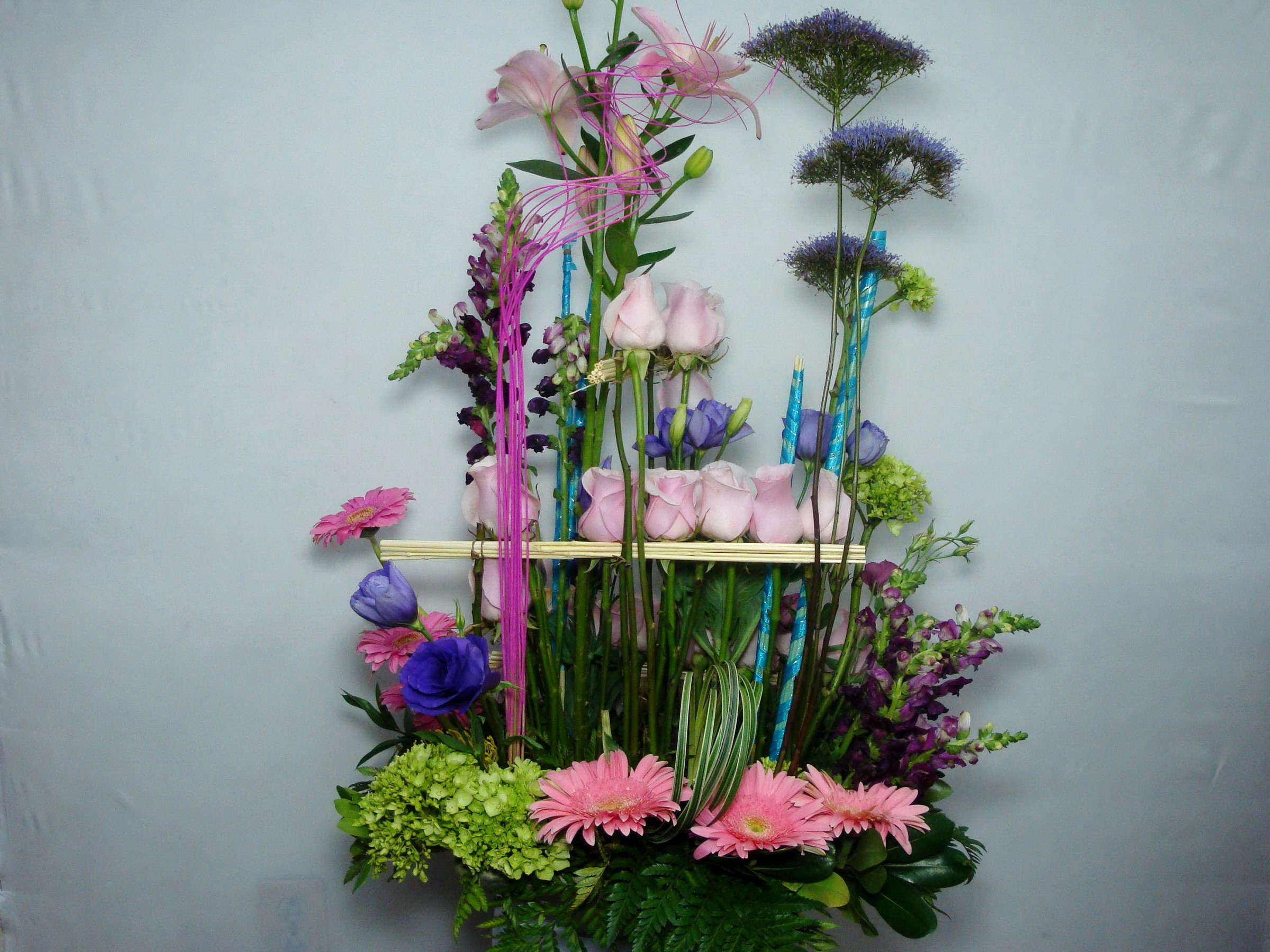 Floral arrangement with roses, lilies, and gerberas HD Wallpaper