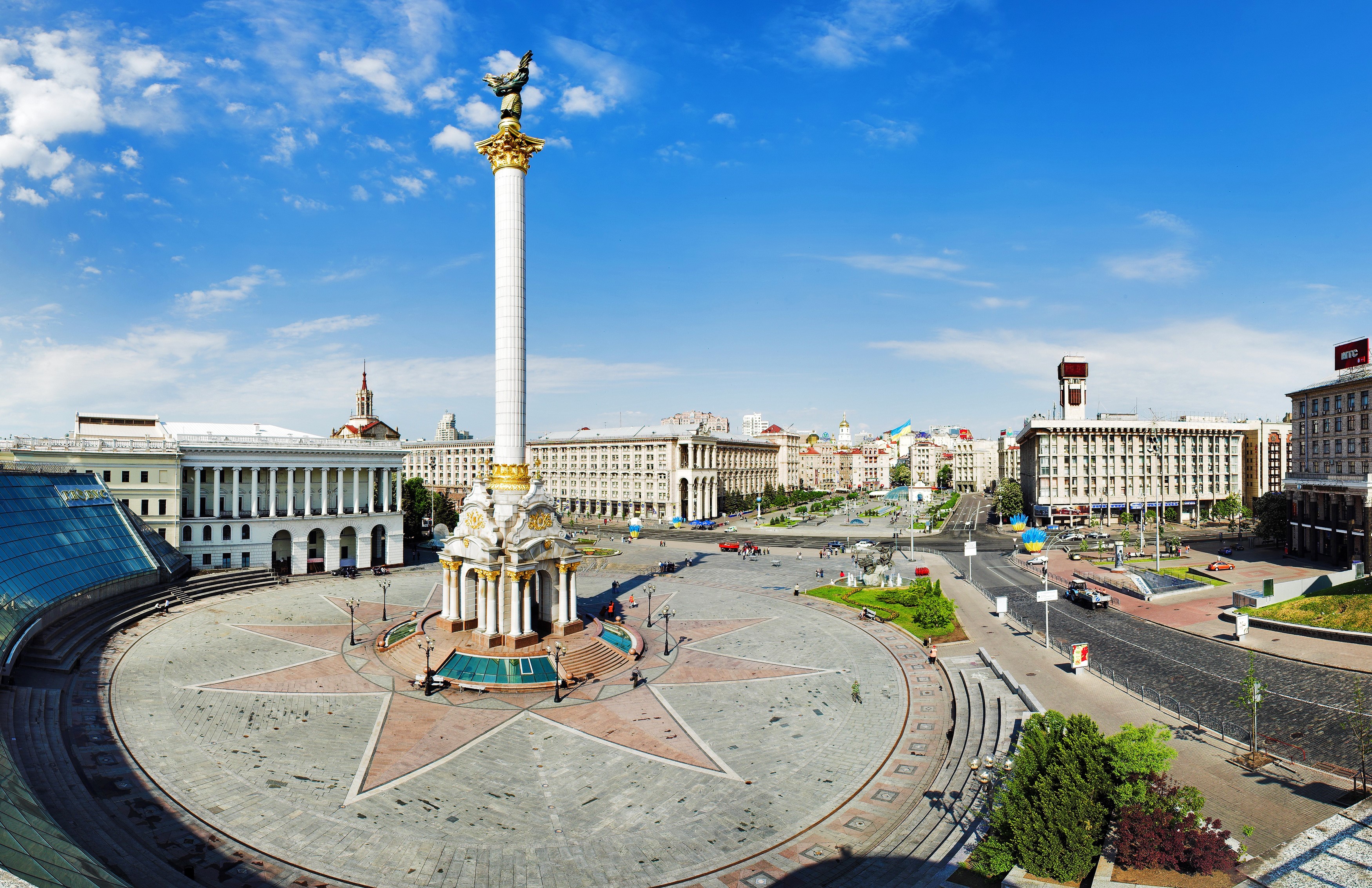 Independence Square monument in Kyiv, Ukraine HD Wallpaper
