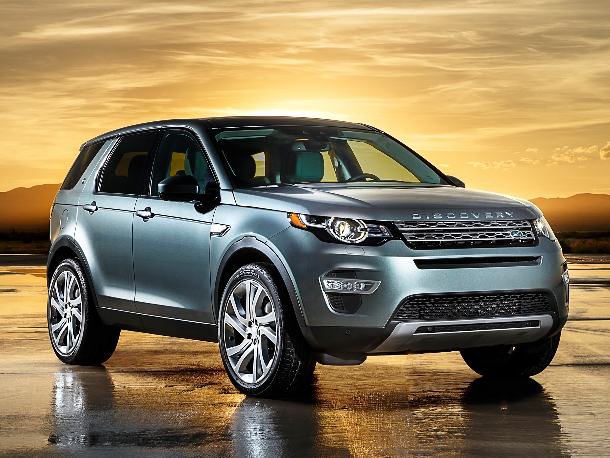 2015 Land Rover Discovery Sport SUV HD Wallpaper