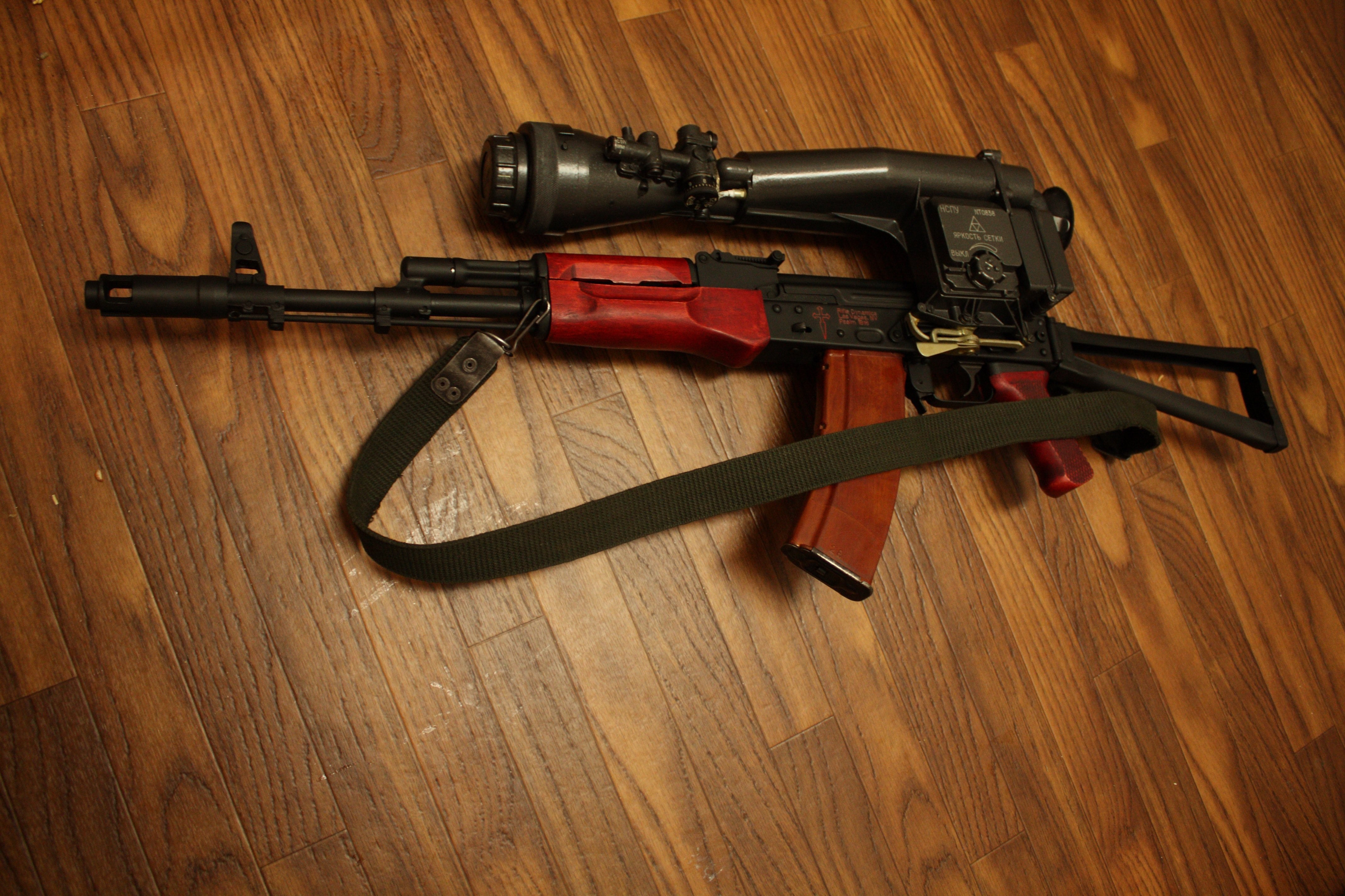 Assault rifle with scope and sling HD Wallpaper
