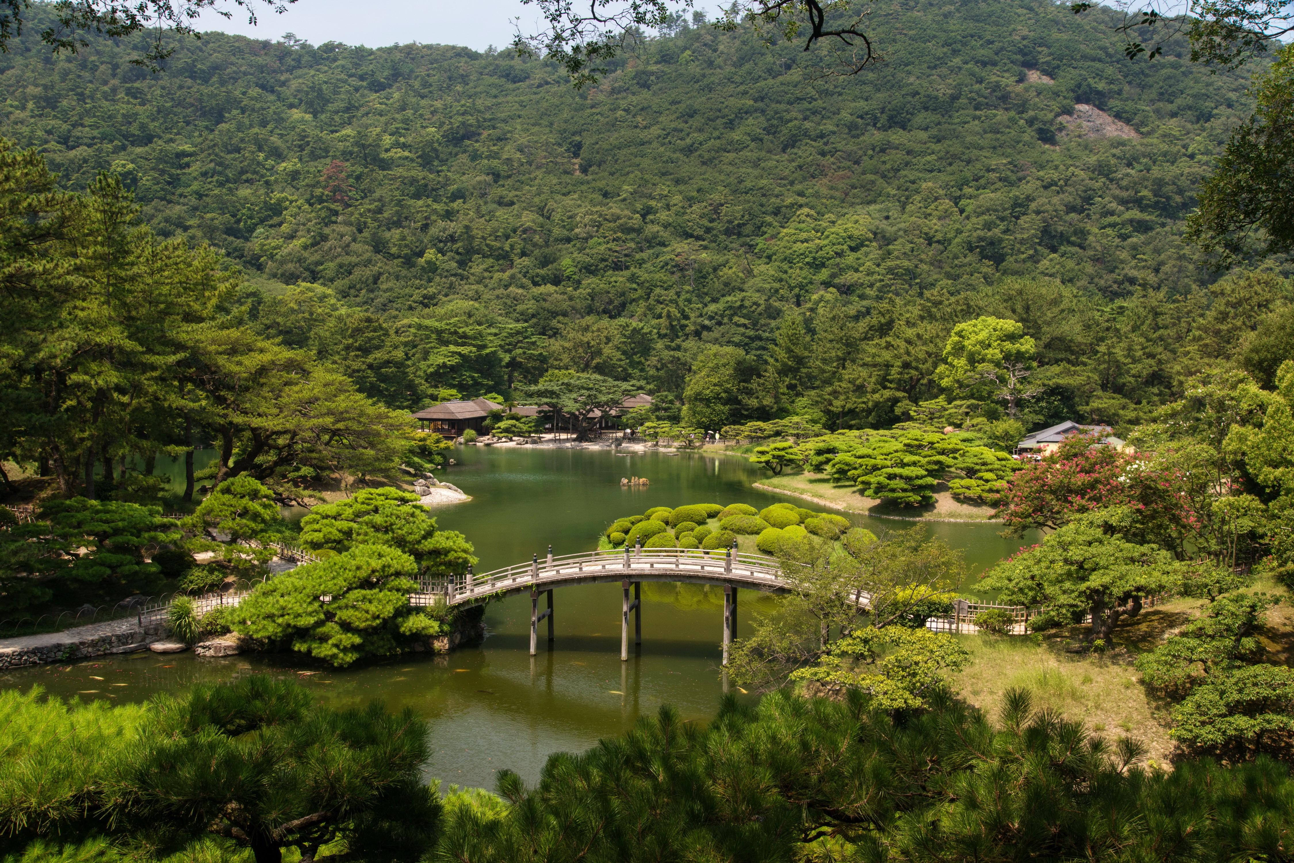 Ritsurin Garden with Bridge and Lake in Japan HD Wallpaper