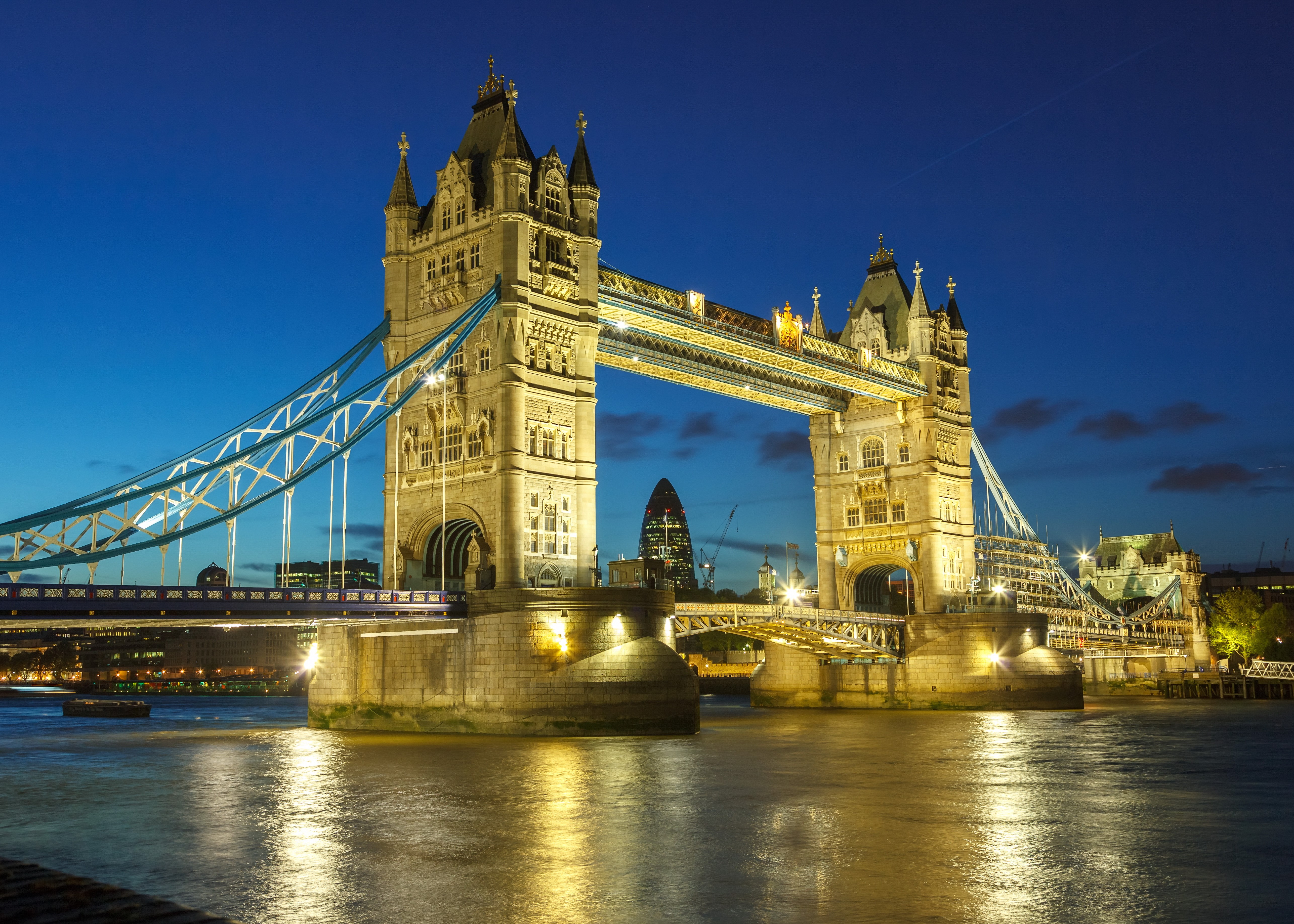 Tower Bridge at night over River Thames, London HD Wallpaper