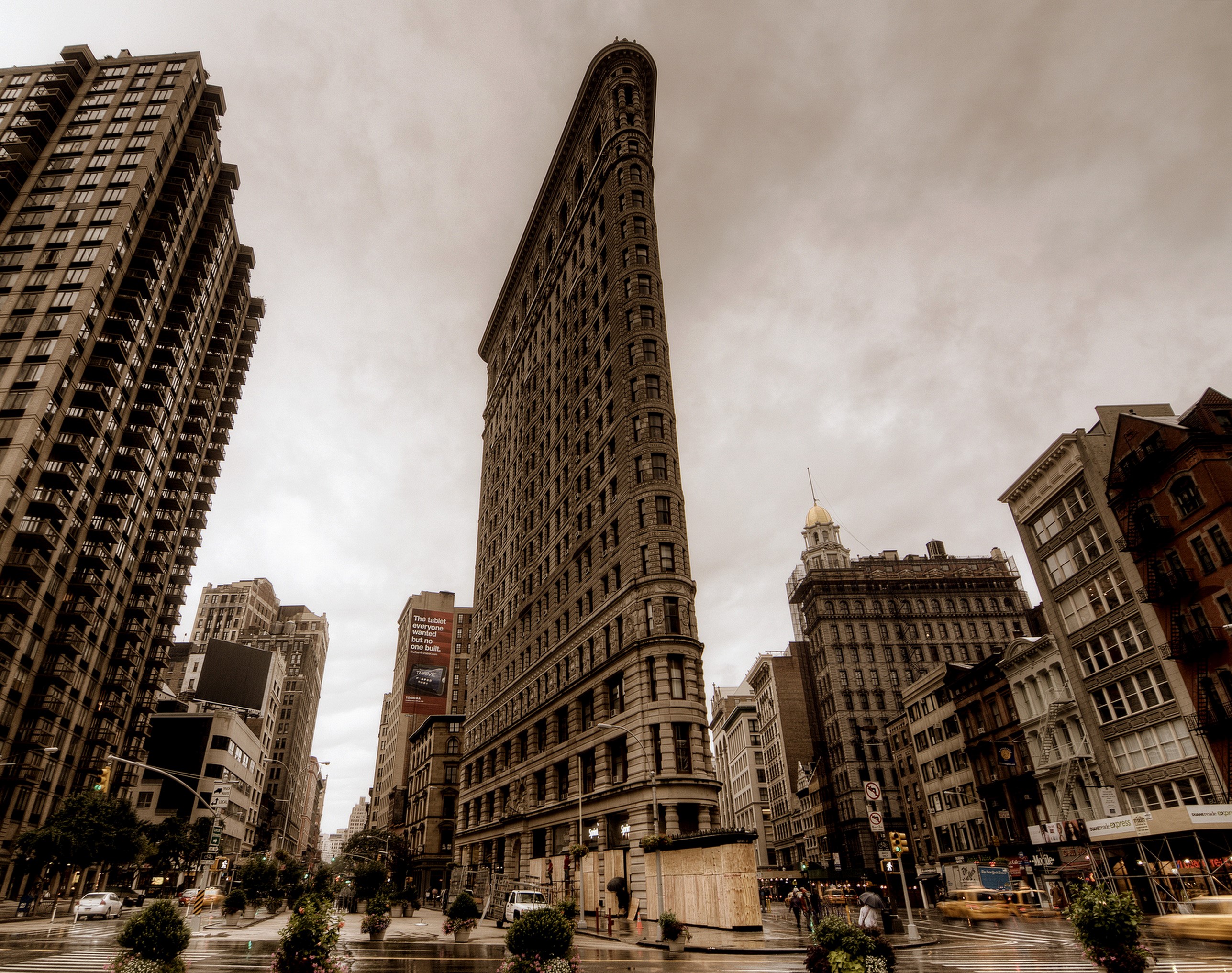 Flatiron Building and New York City Street HD Wallpaper