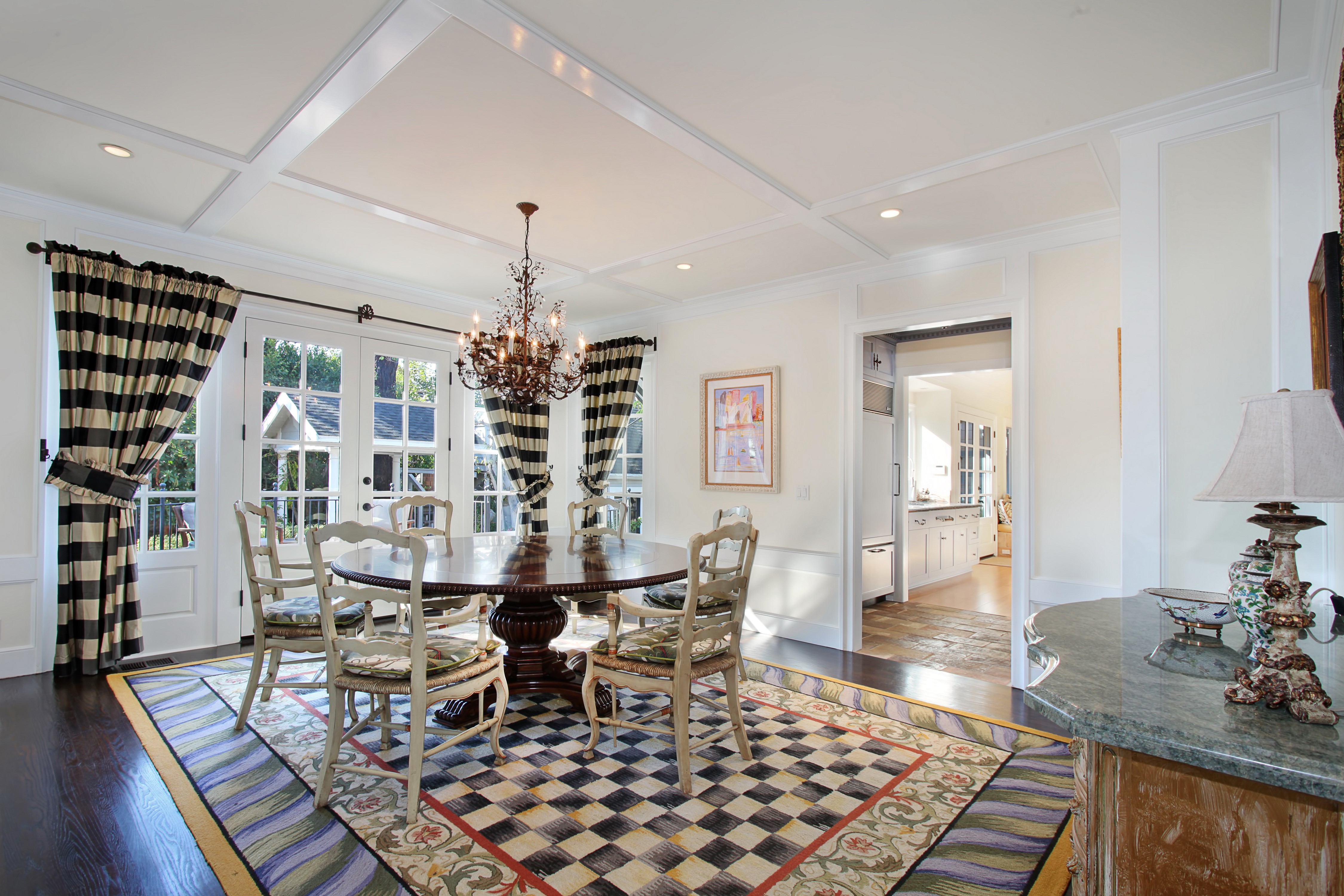 Dining Room with Chandelier and Carpet HD Wallpaper