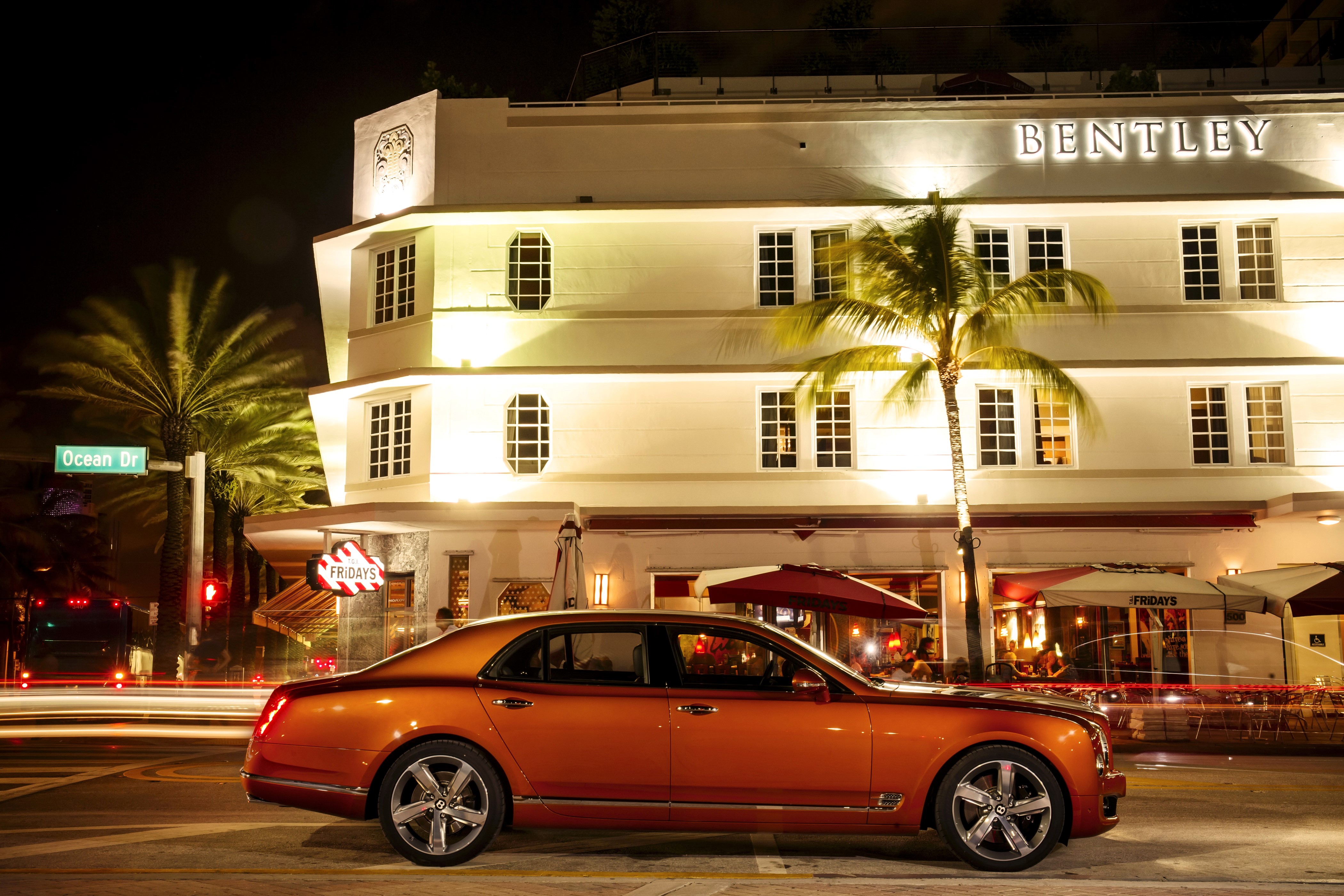 4K Bentley Mulsanne Speed on Ocean Drive HD Wallpaper