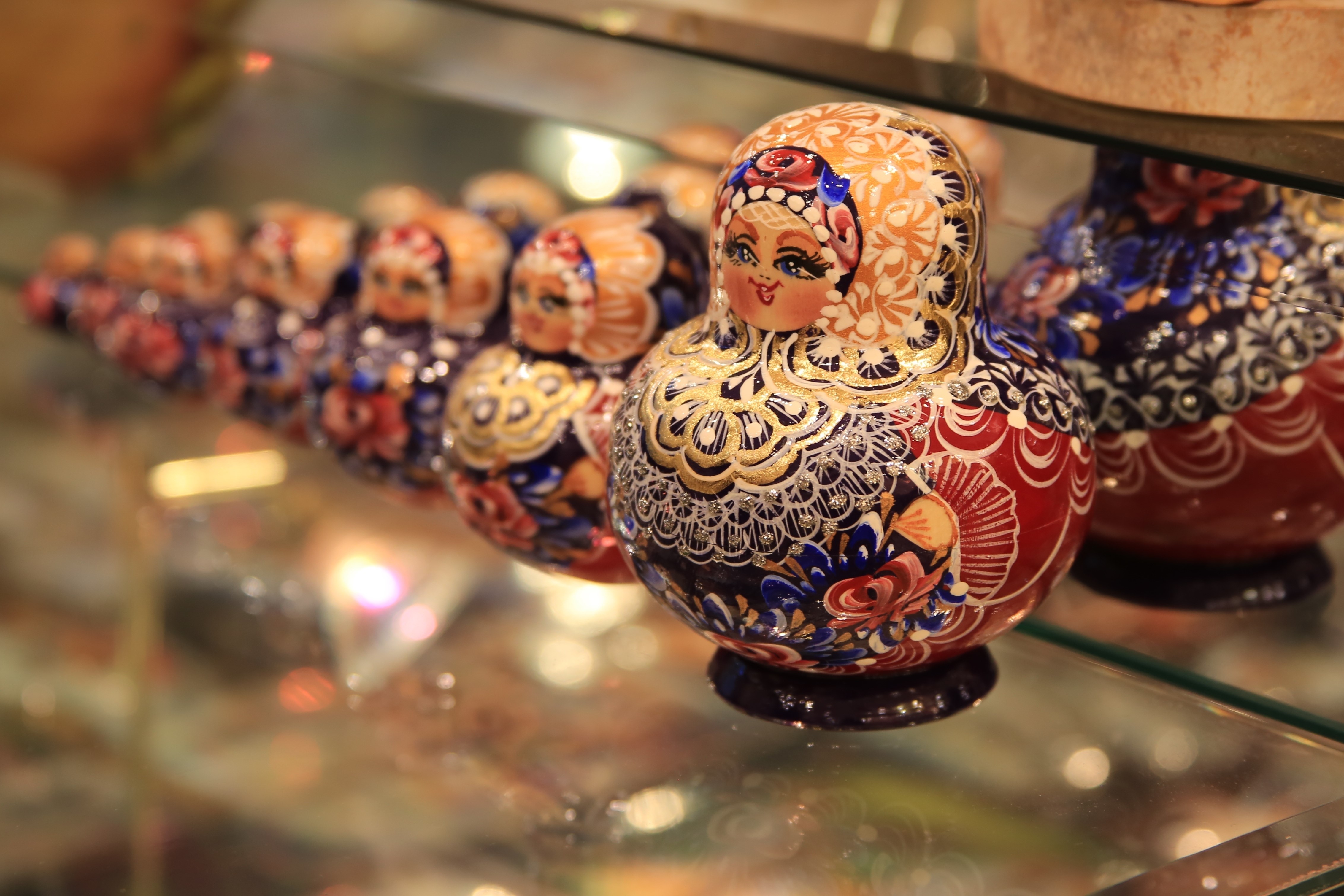 4K Matryoshka dolls souvenir HD Wallpaper