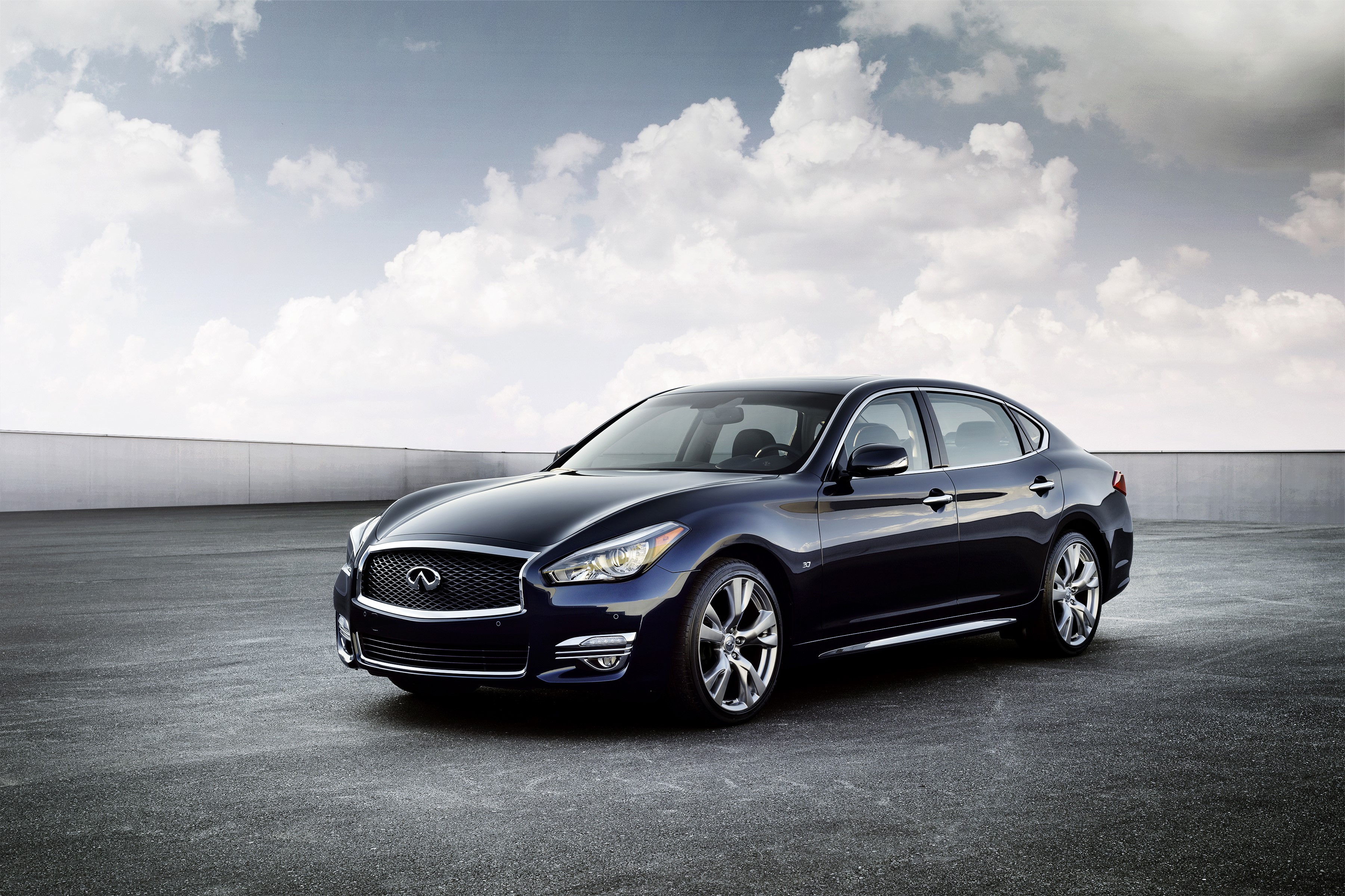 Blue 2015 Infiniti Q70L Sedan HD Wallpaper
