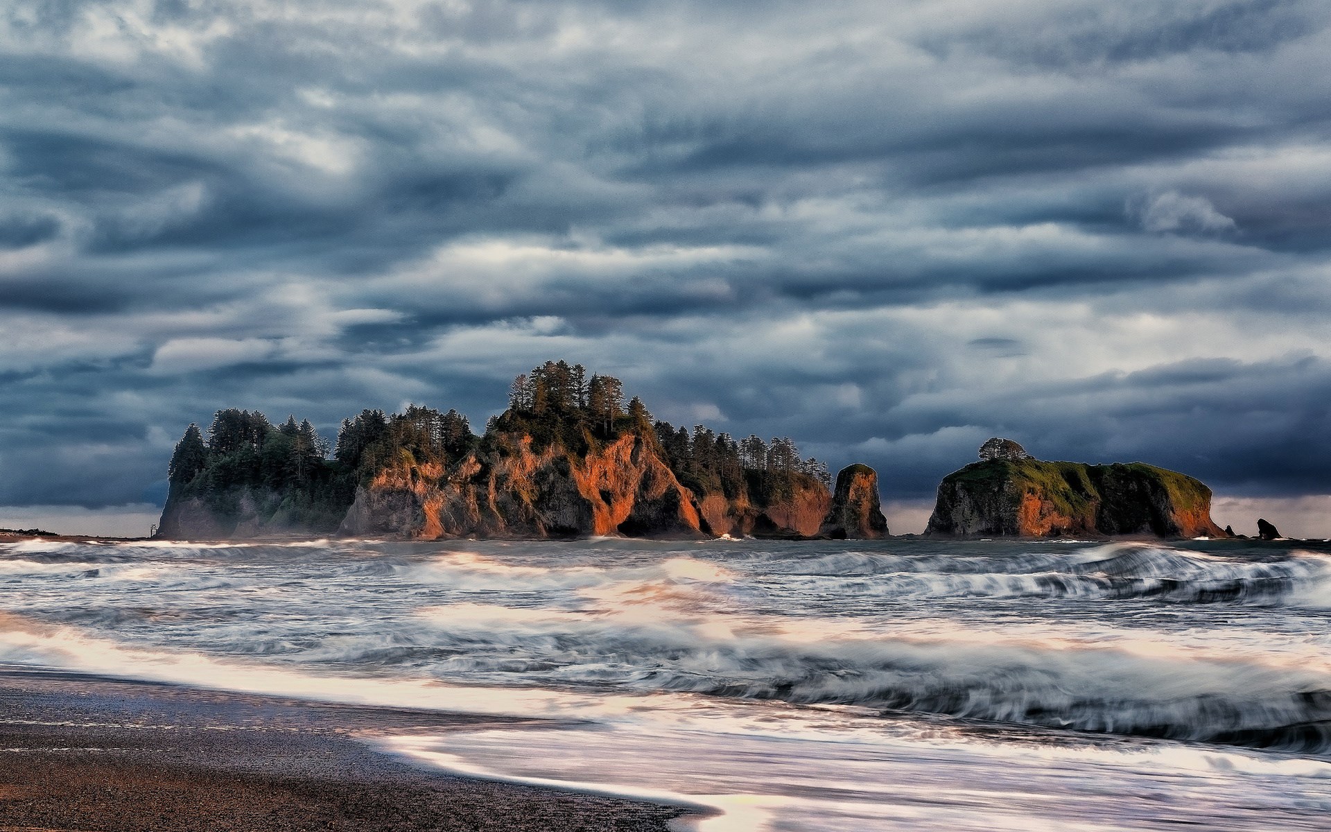 Sea stacks and waves under stormy clouds HD Wallpaper