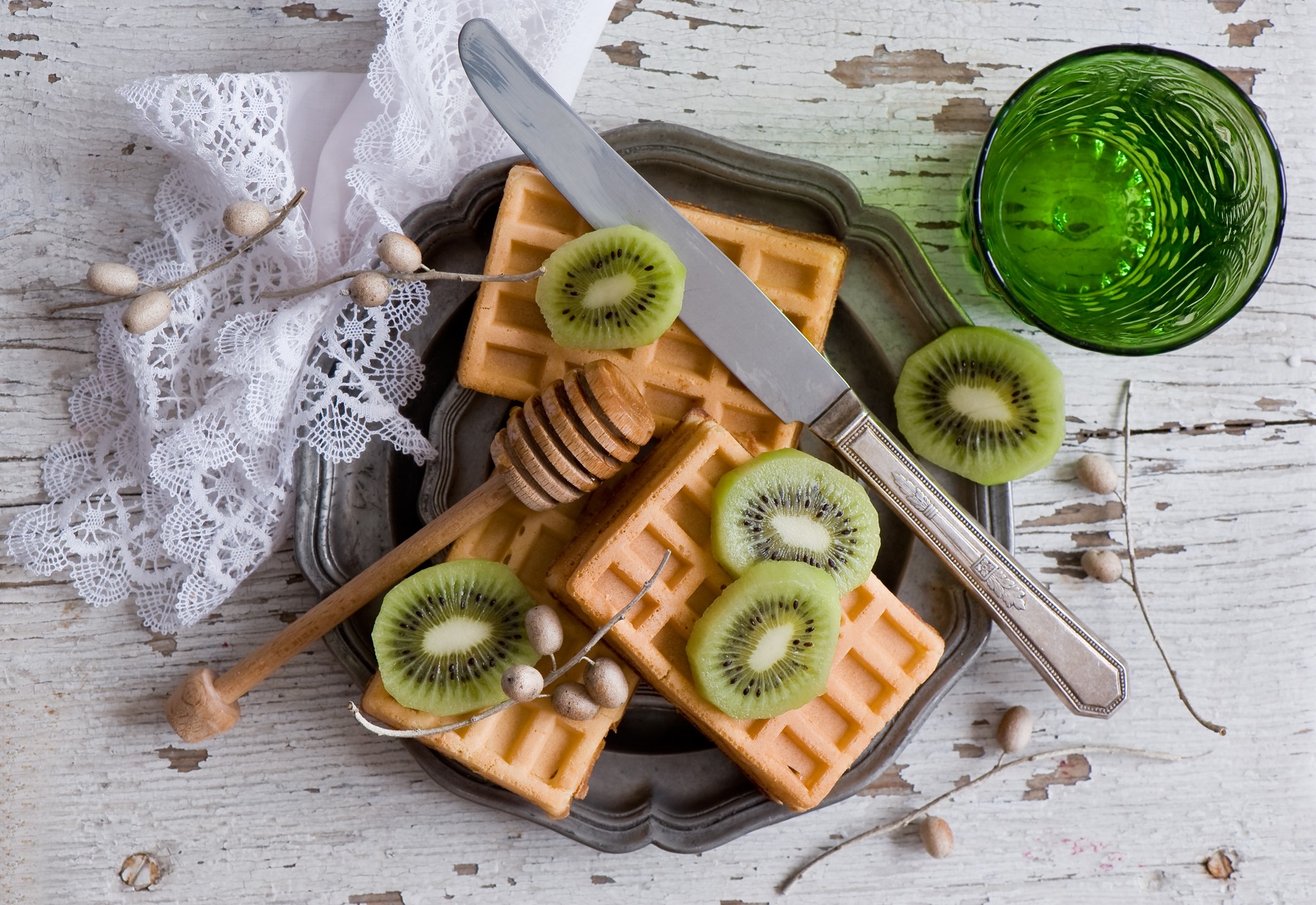 Waffles with kiwi and a knife on a tray HD Wallpaper