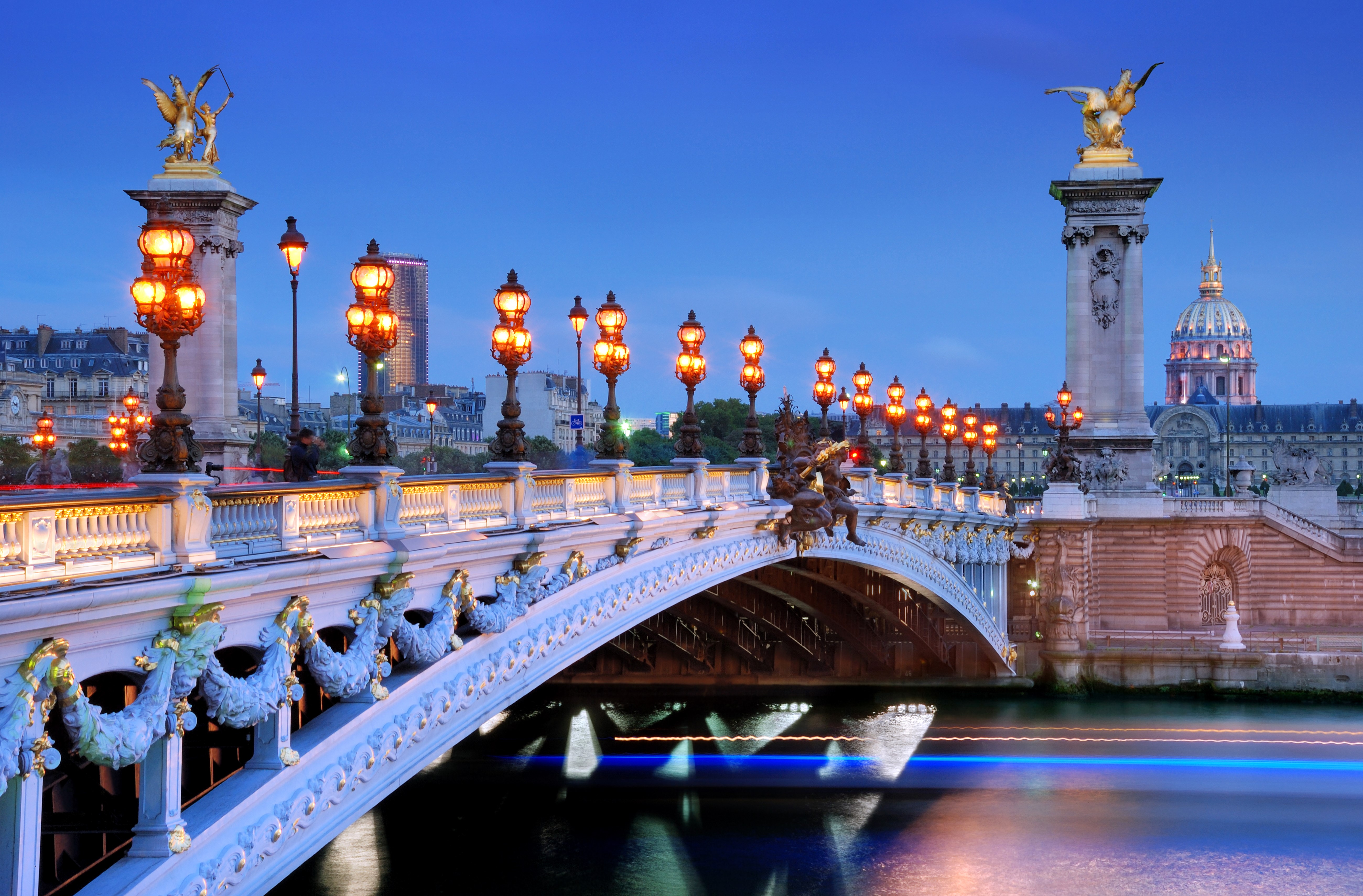 Pont Alexandre III bridge in Paris at dusk HD Wallpaper