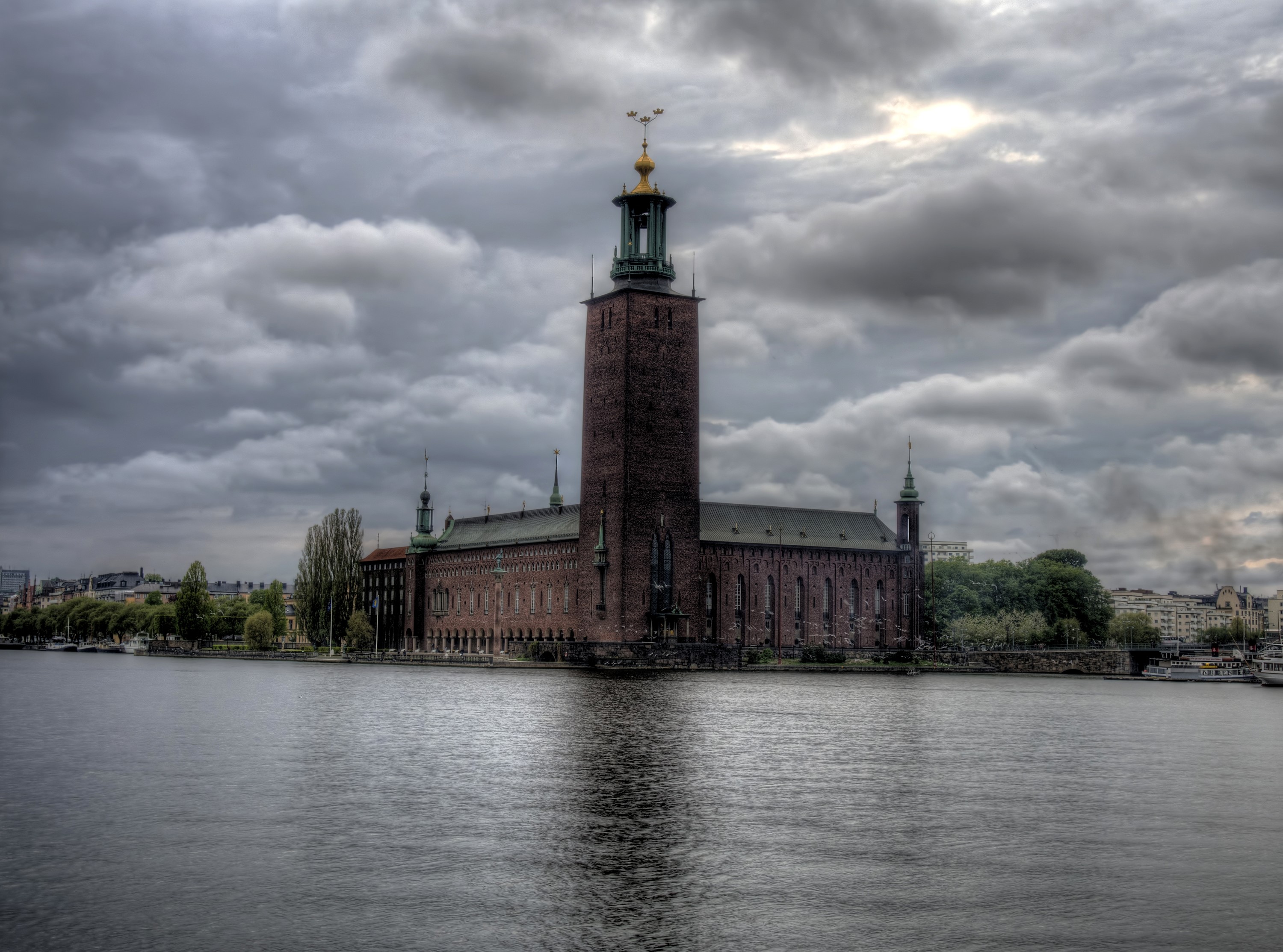 Stockholm City Hall on a cloudy day HD Wallpaper