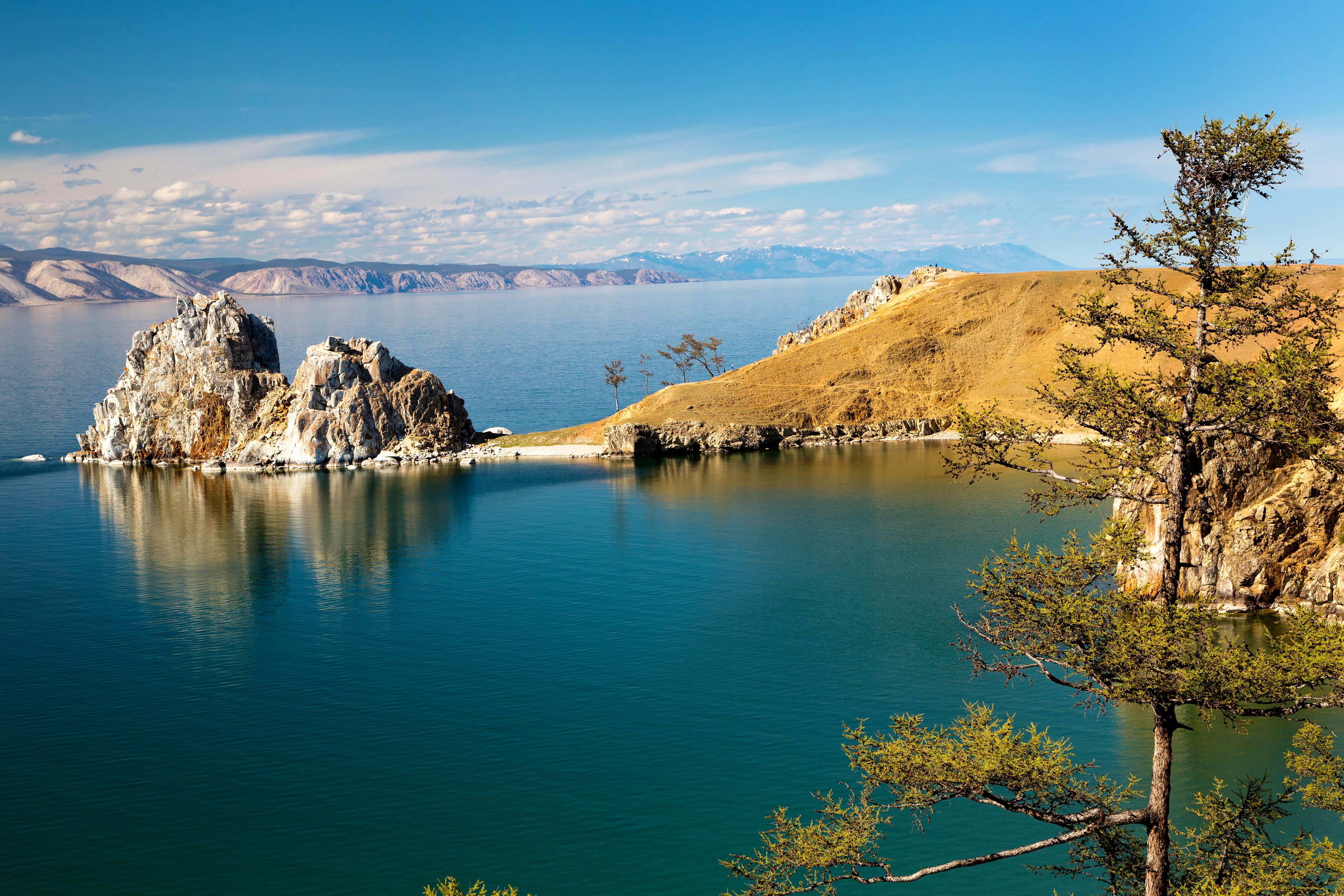 4K Scenery of Lake Baikal in Russia HD Wallpaper