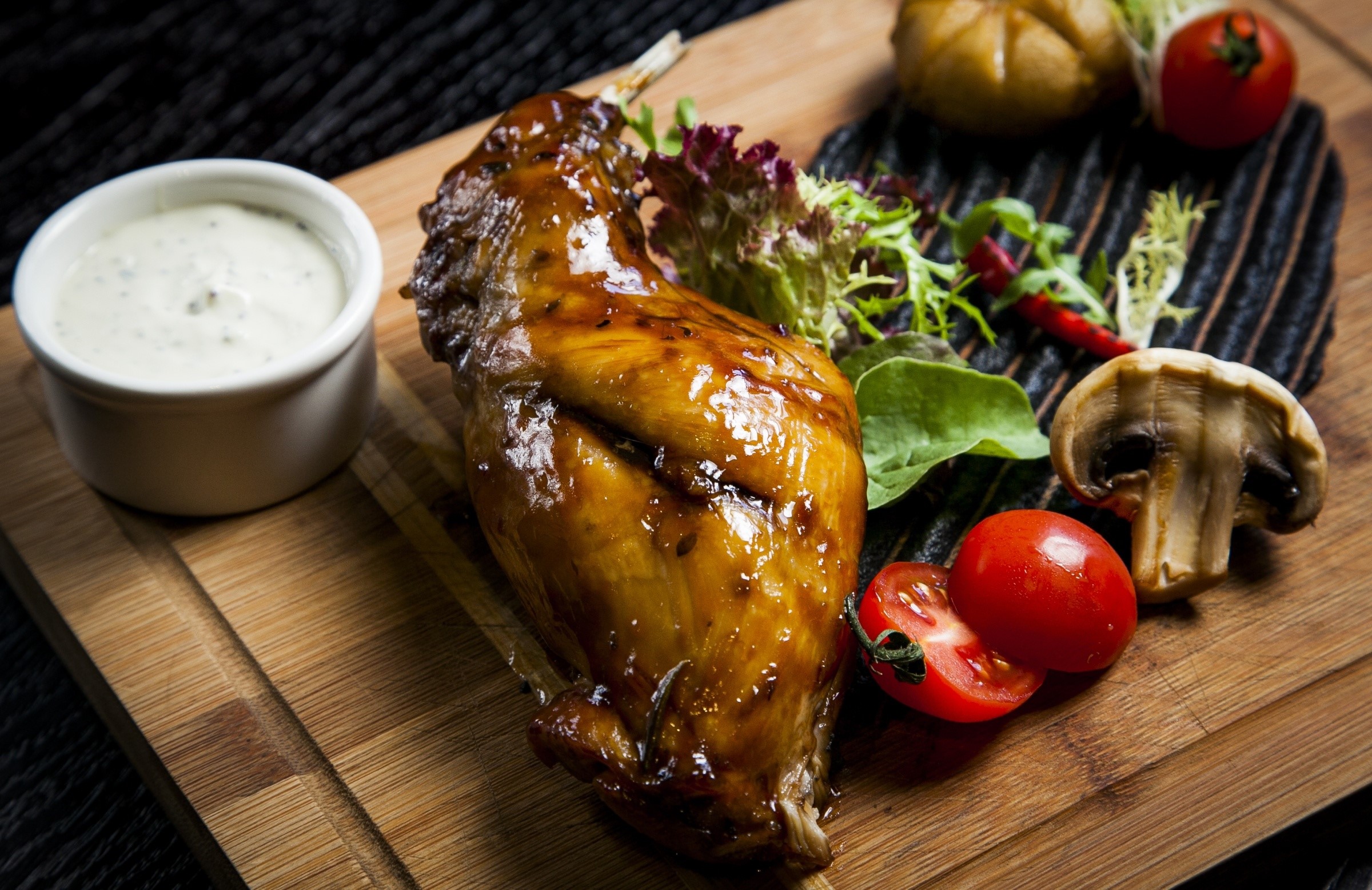 Glazed meat product with salad and vegetables HD Wallpaper