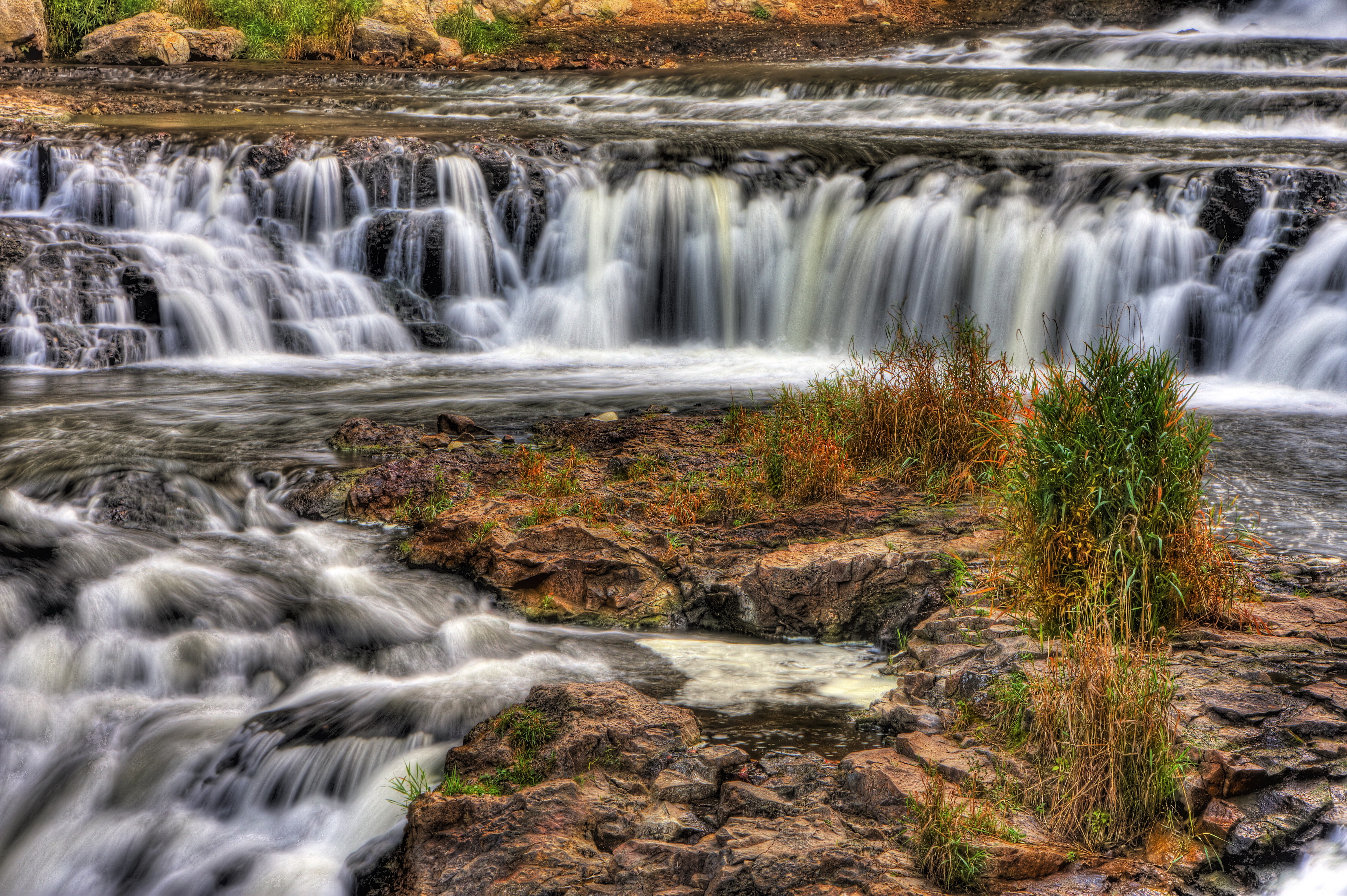 4K HDR Waterfalls HD Wallpaper