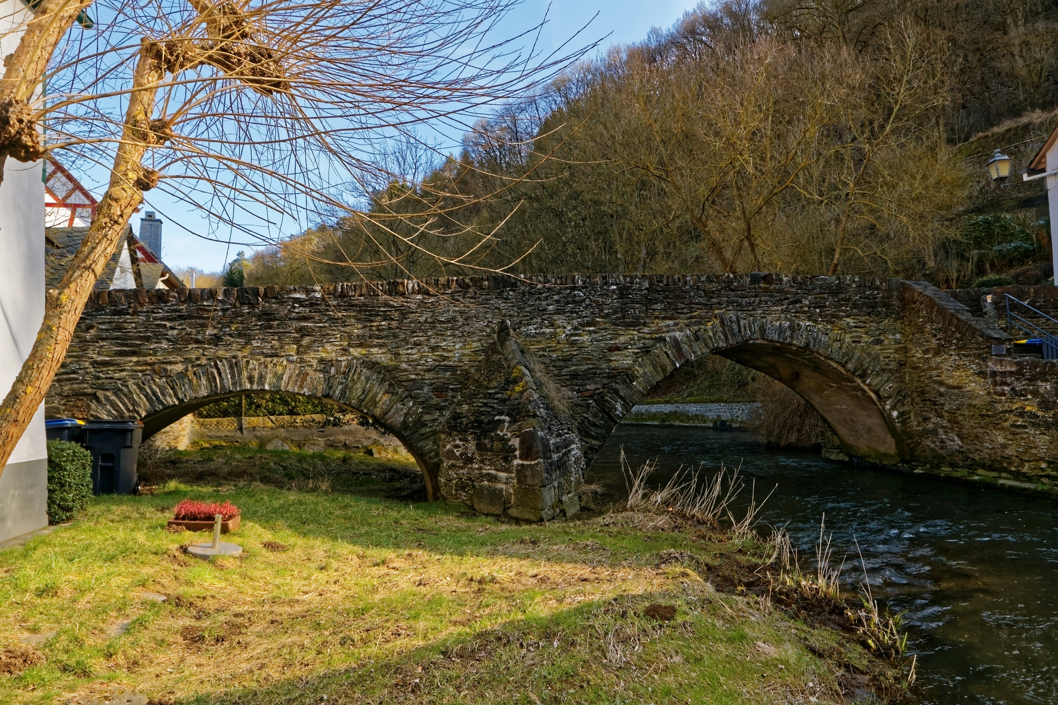 Stone bridge over a river in Monreal, Germany HD Wallpaper