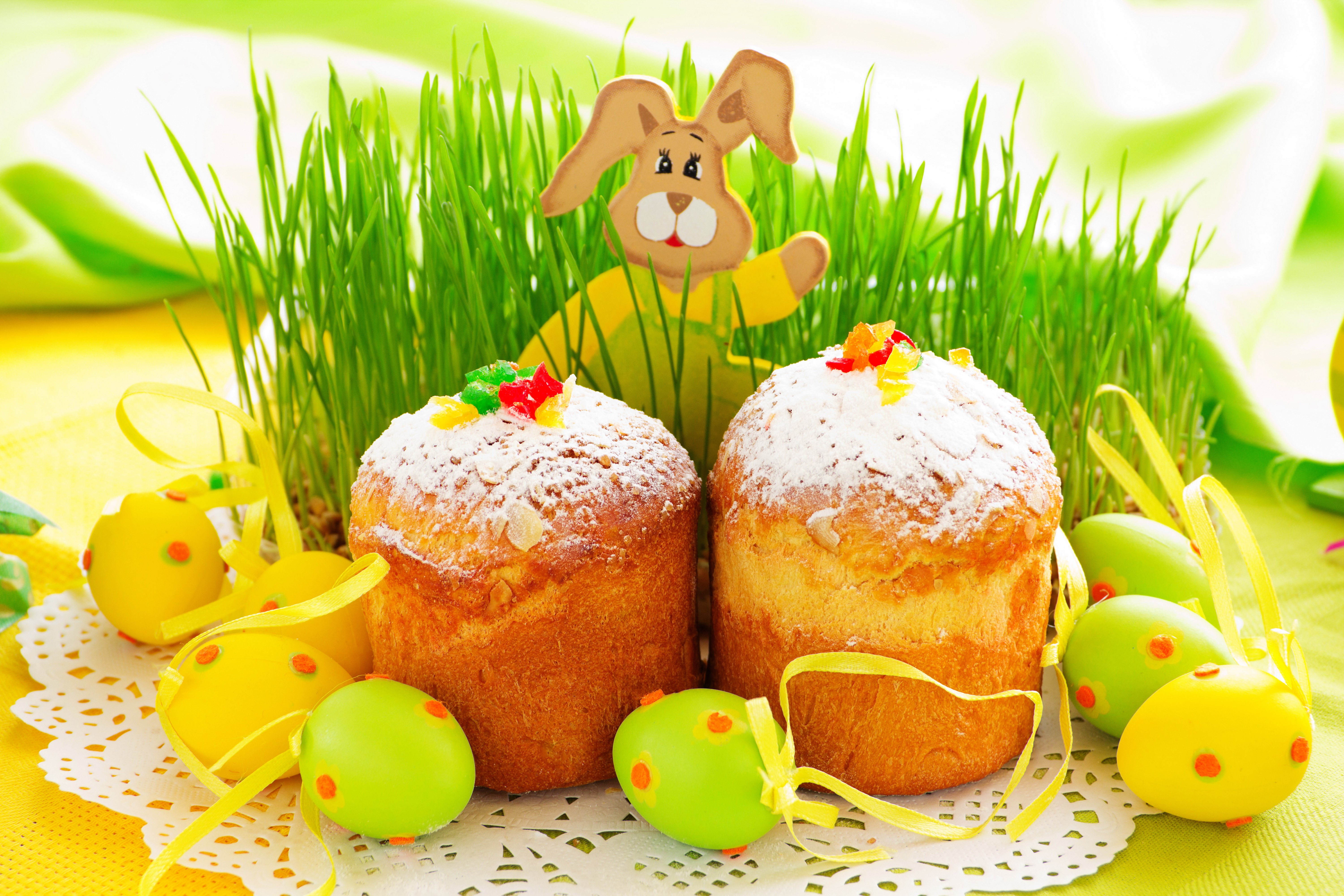 Easter cakes with eggs and bunny decoration HD Wallpaper
